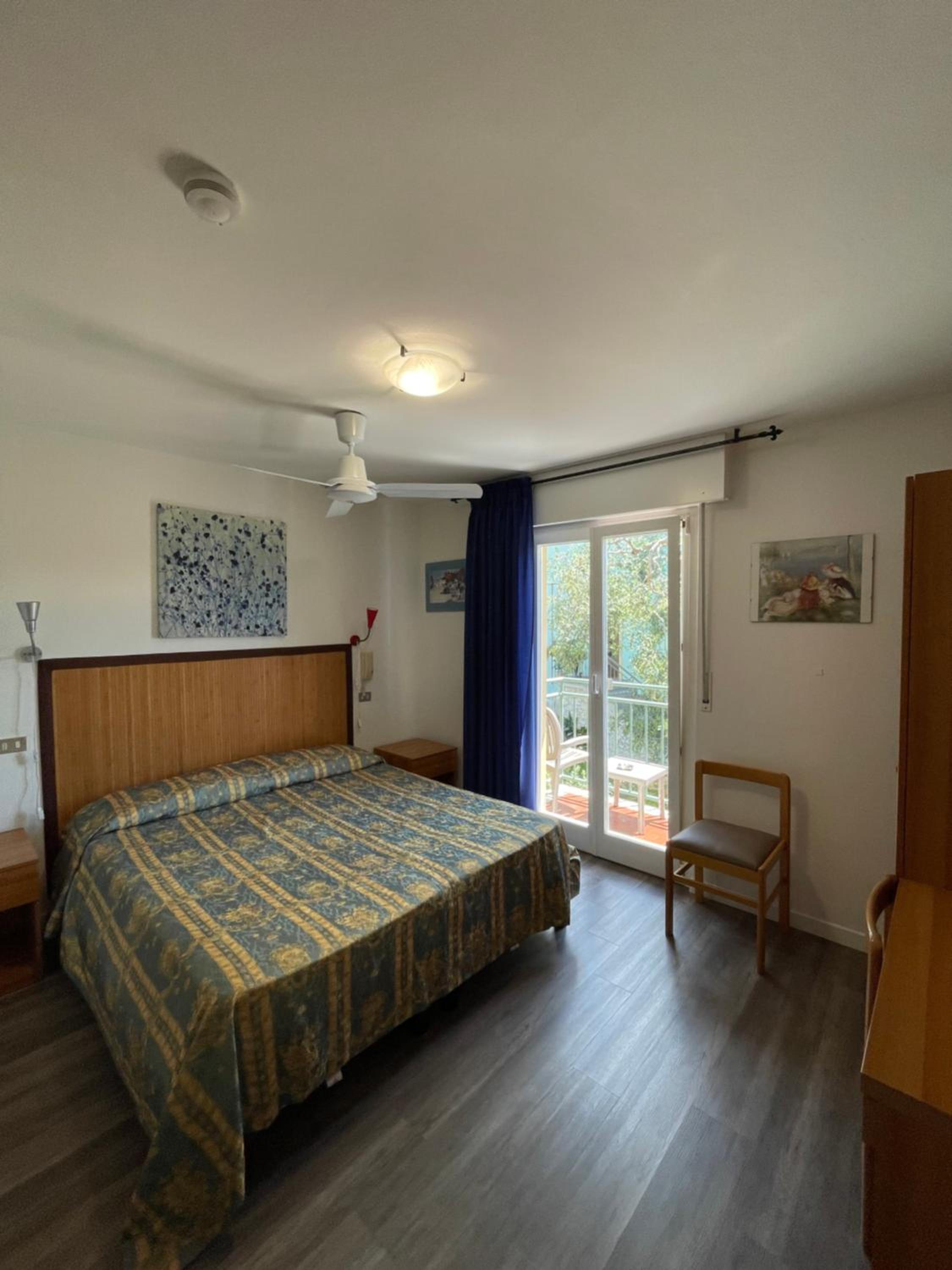 Double or Twin Room with Partial Garden View photo 1