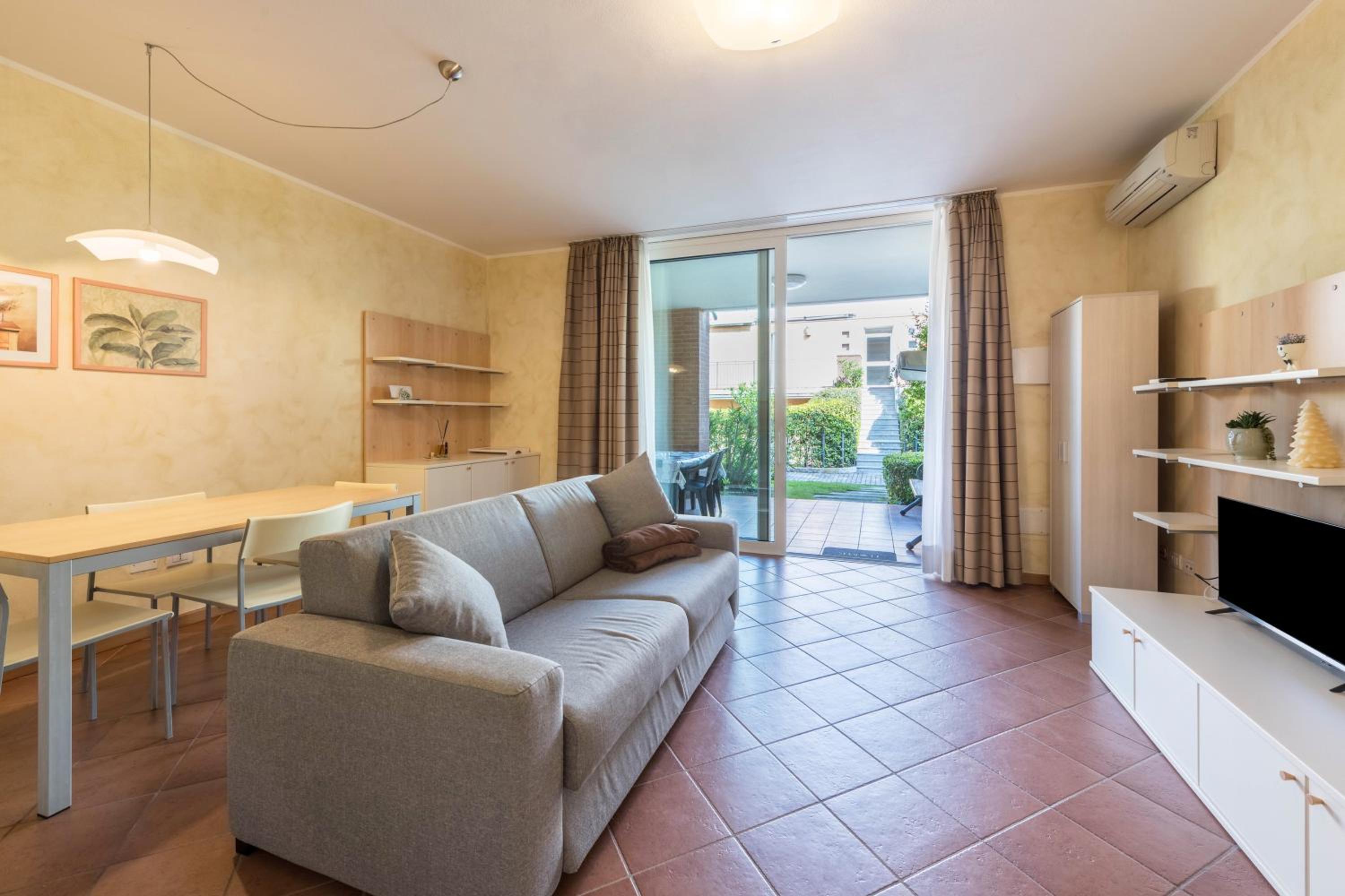 One-Bedroom Apartment with Garden View photo 1
