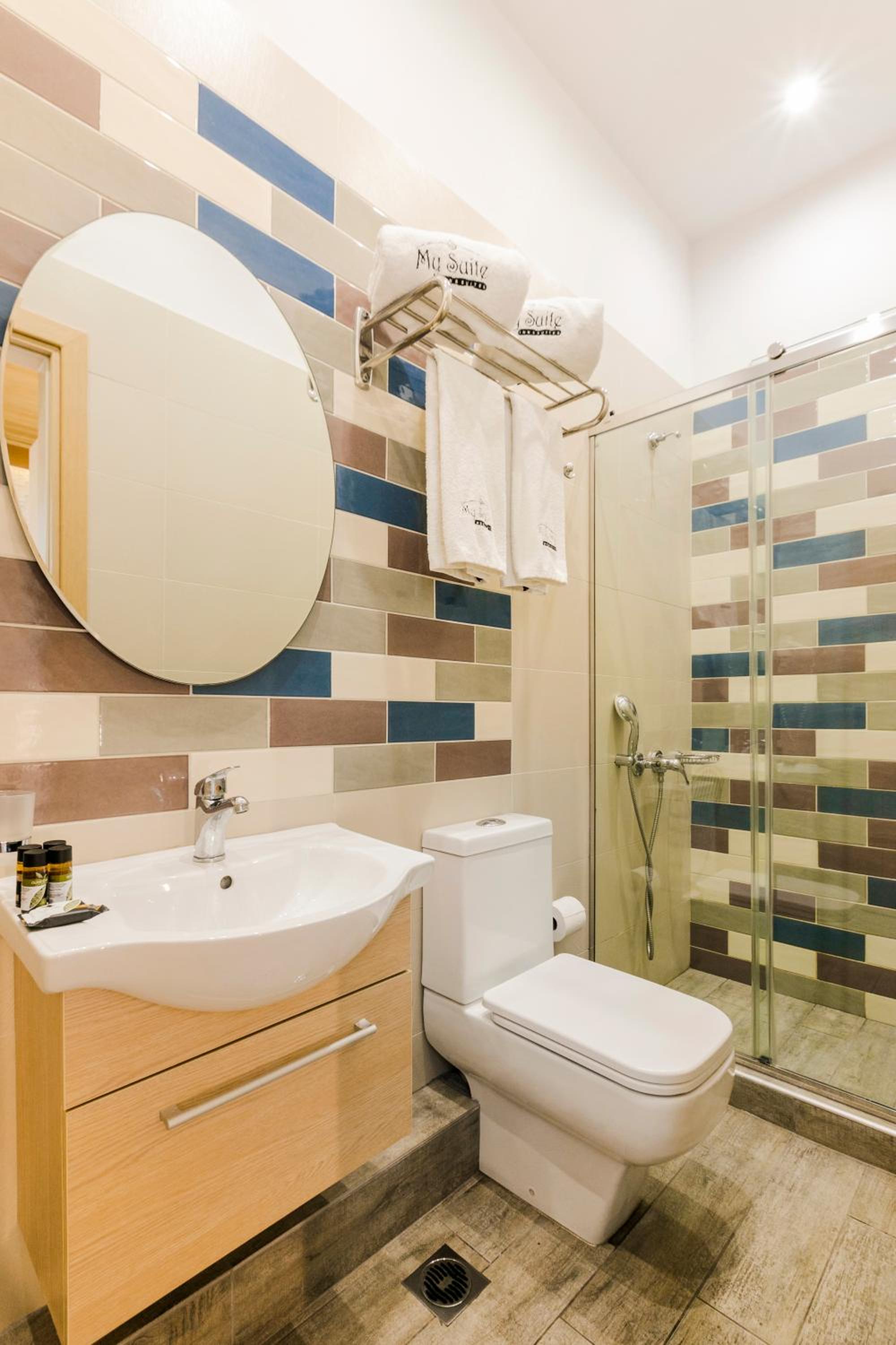 Deluxe Studio With Castle View (2 Adults)  photo 3