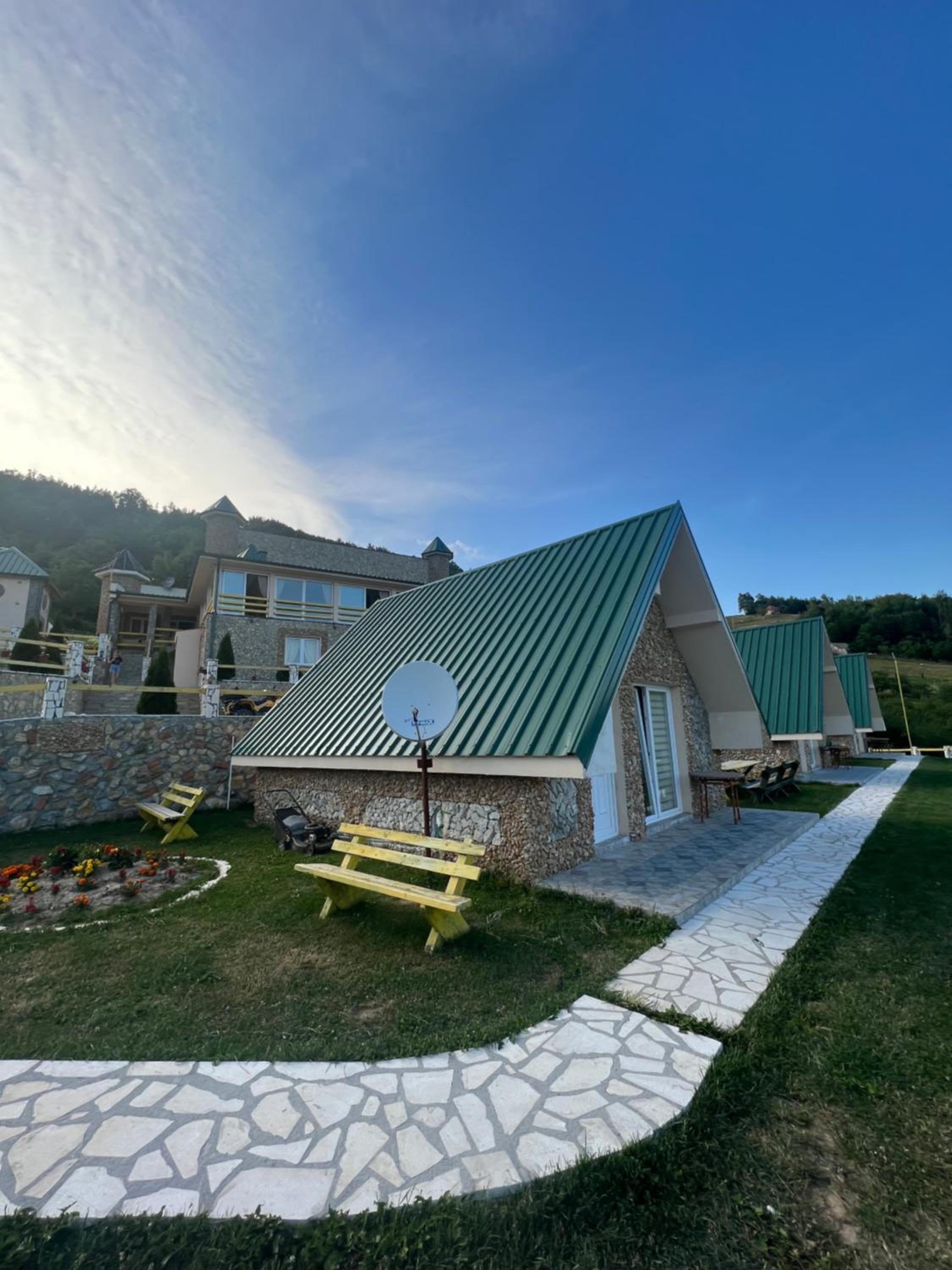 Family Bungalow - Photo 2