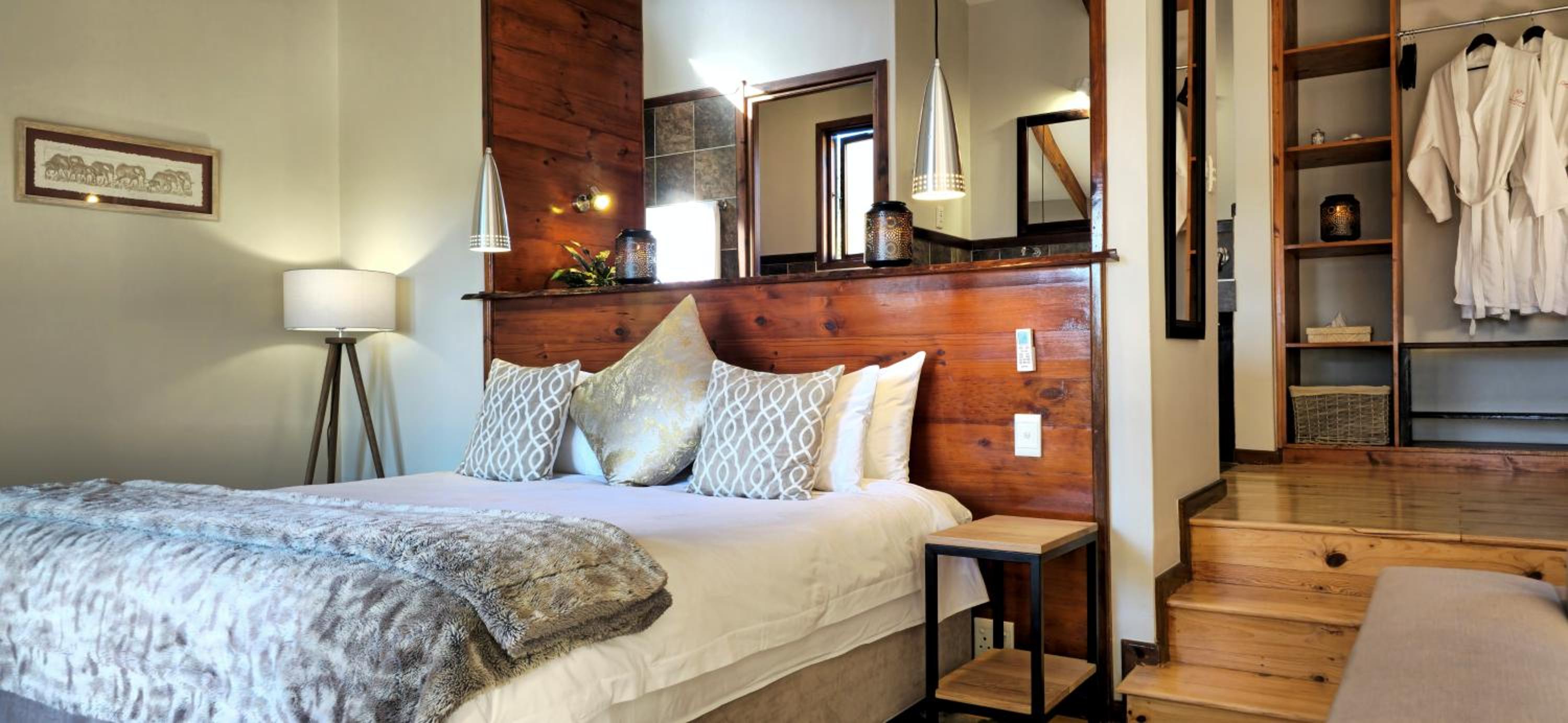 Executive Suite - Photo 2