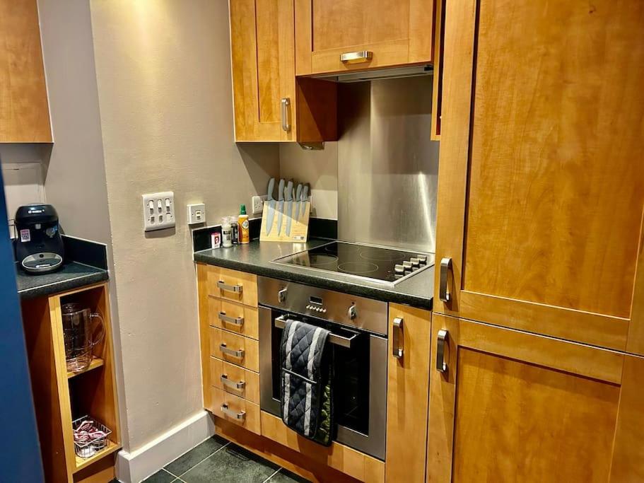 One-Bedroom Apartment photo 2
