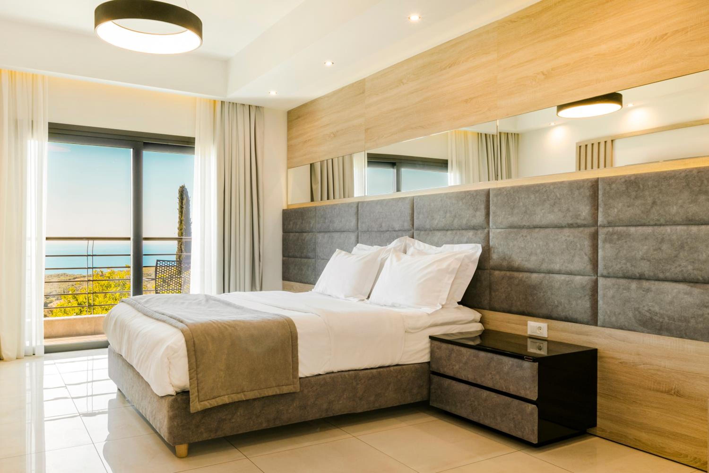 Honeymoon Suite With Sea View photo 2