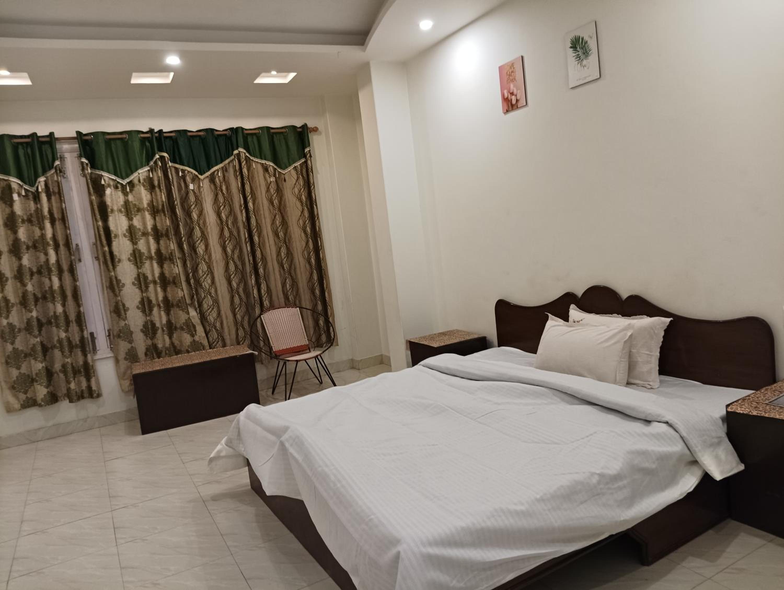 Deluxe Room (2 Adults + 1 Child) photo 3