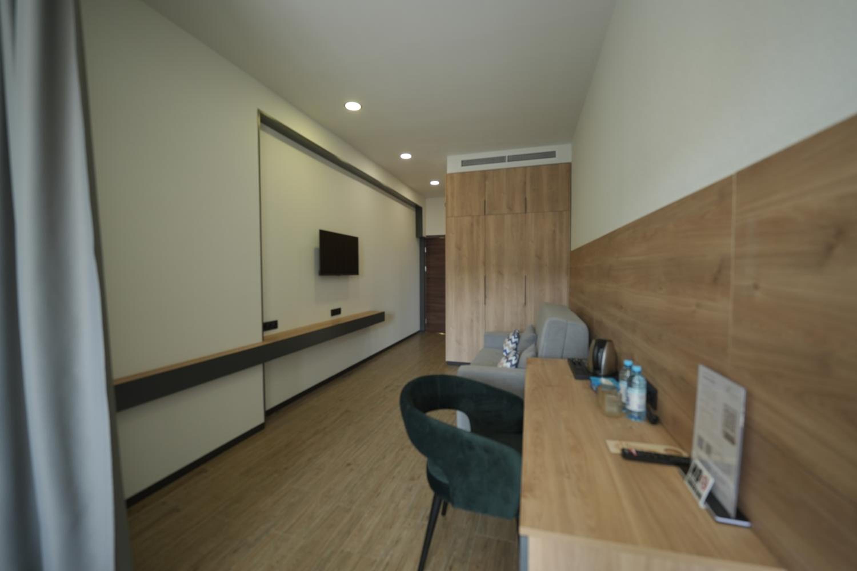 Family Room with Balcony photo 2