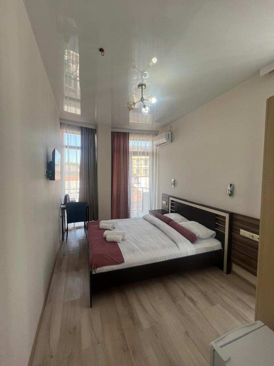 Double Room with Balcony - Photo 1