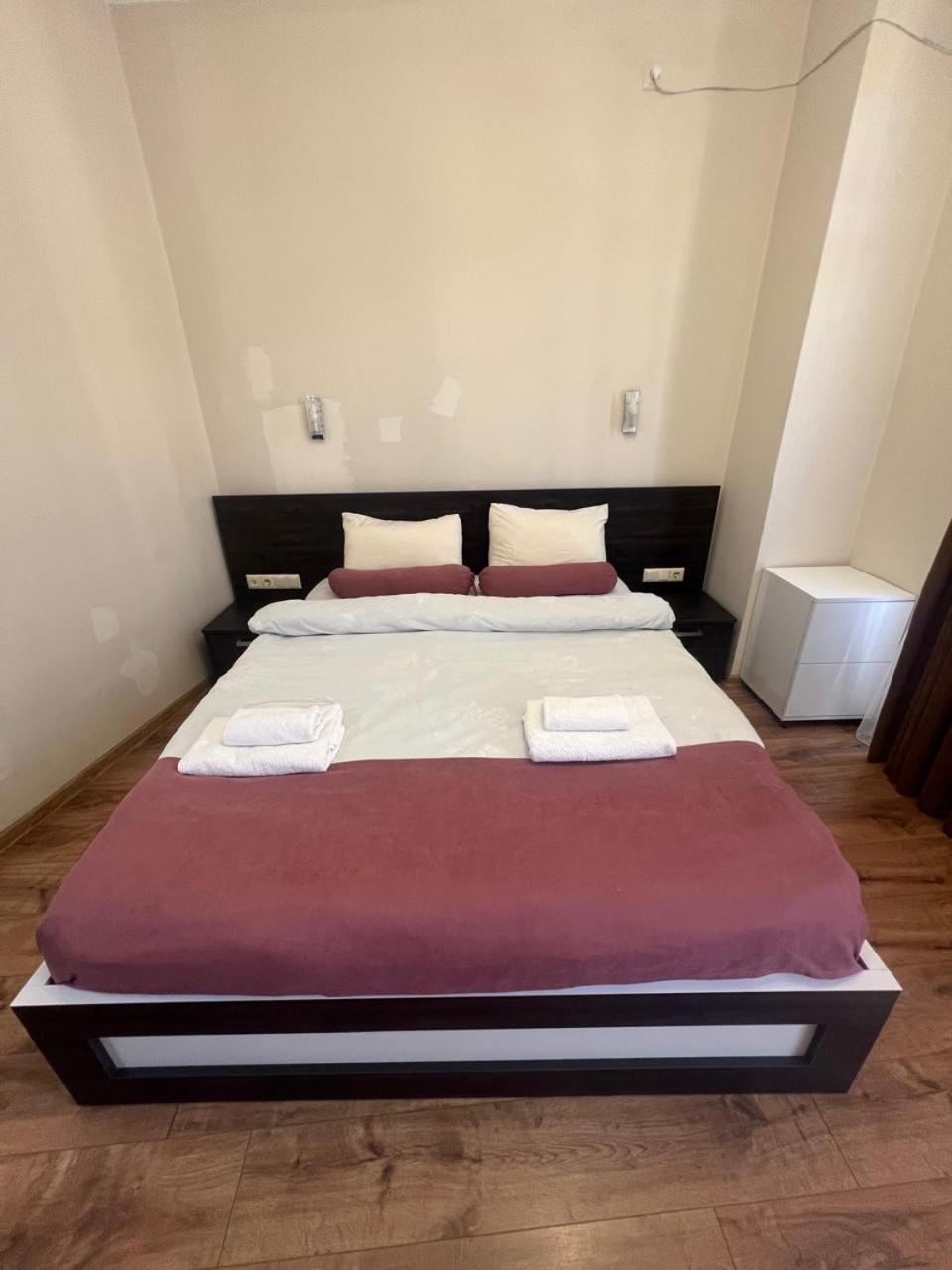 Double Room with Balcony - Photo 17