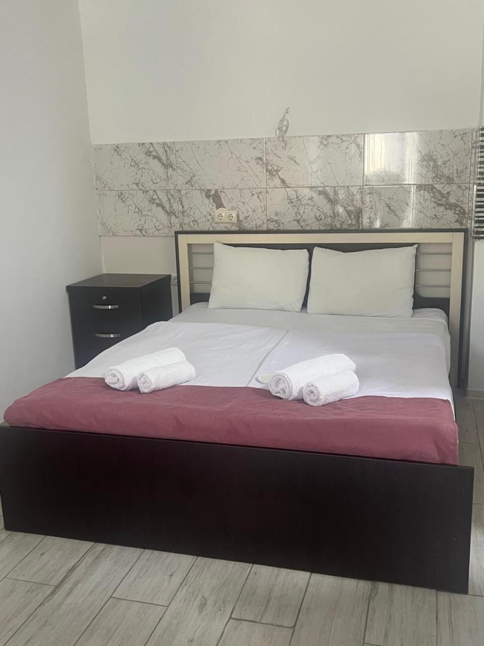 Double Room with Balcony - Photo 22