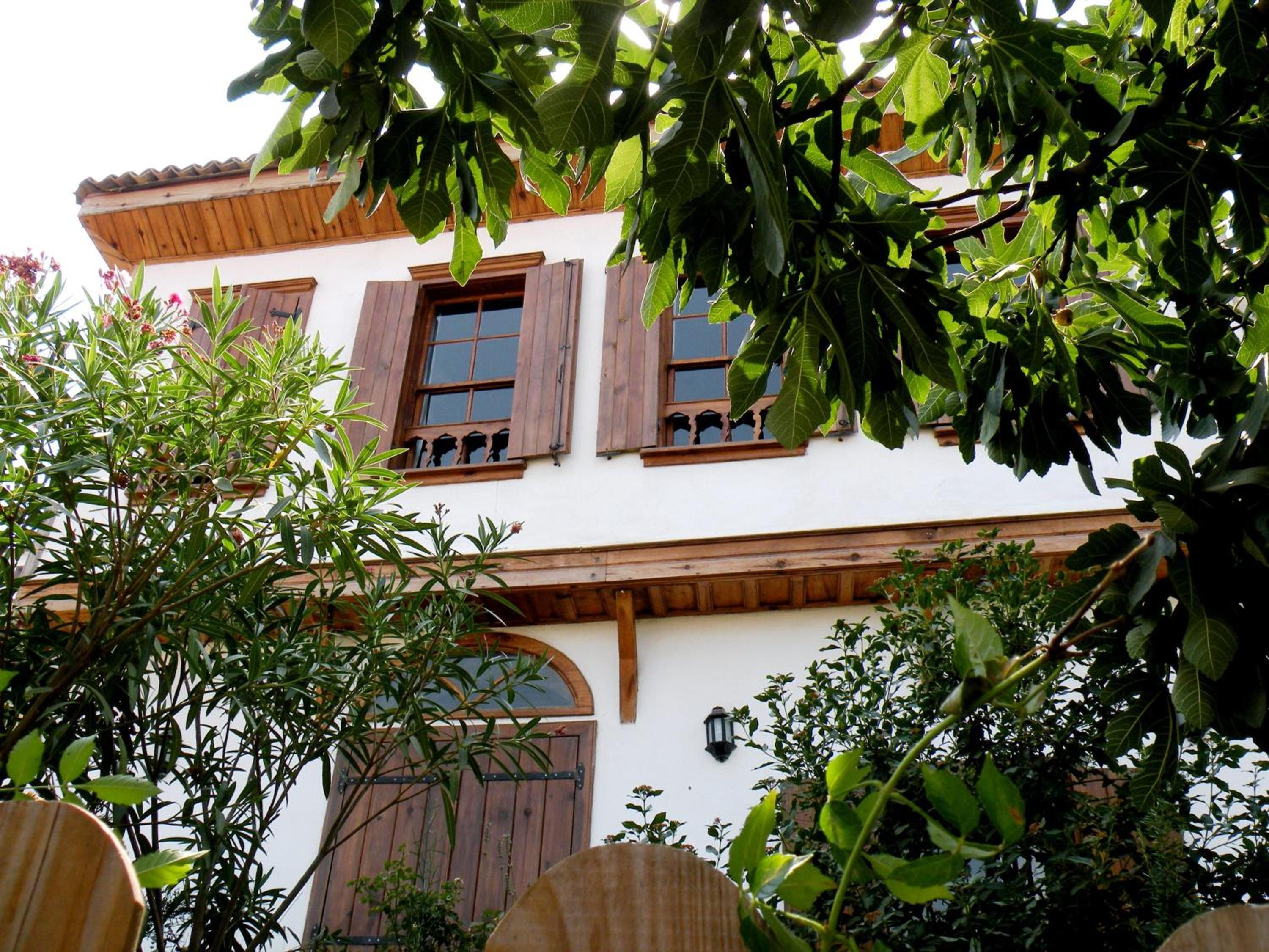 Two-Bedroom Fig Cottage with Garden photo 2