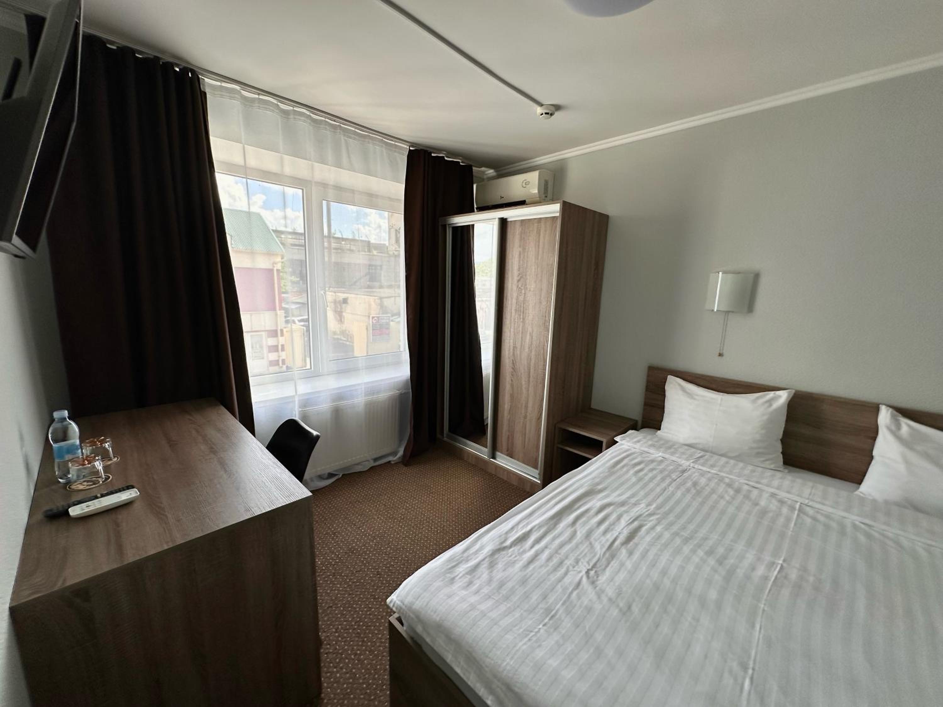 Standard Double Room photo 3