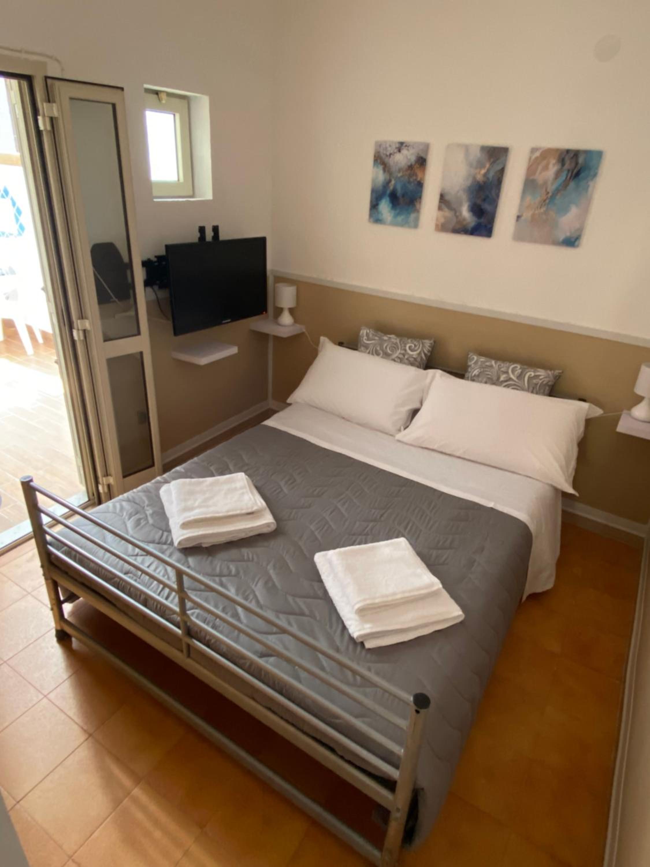 Two-Bedroom House photo 2