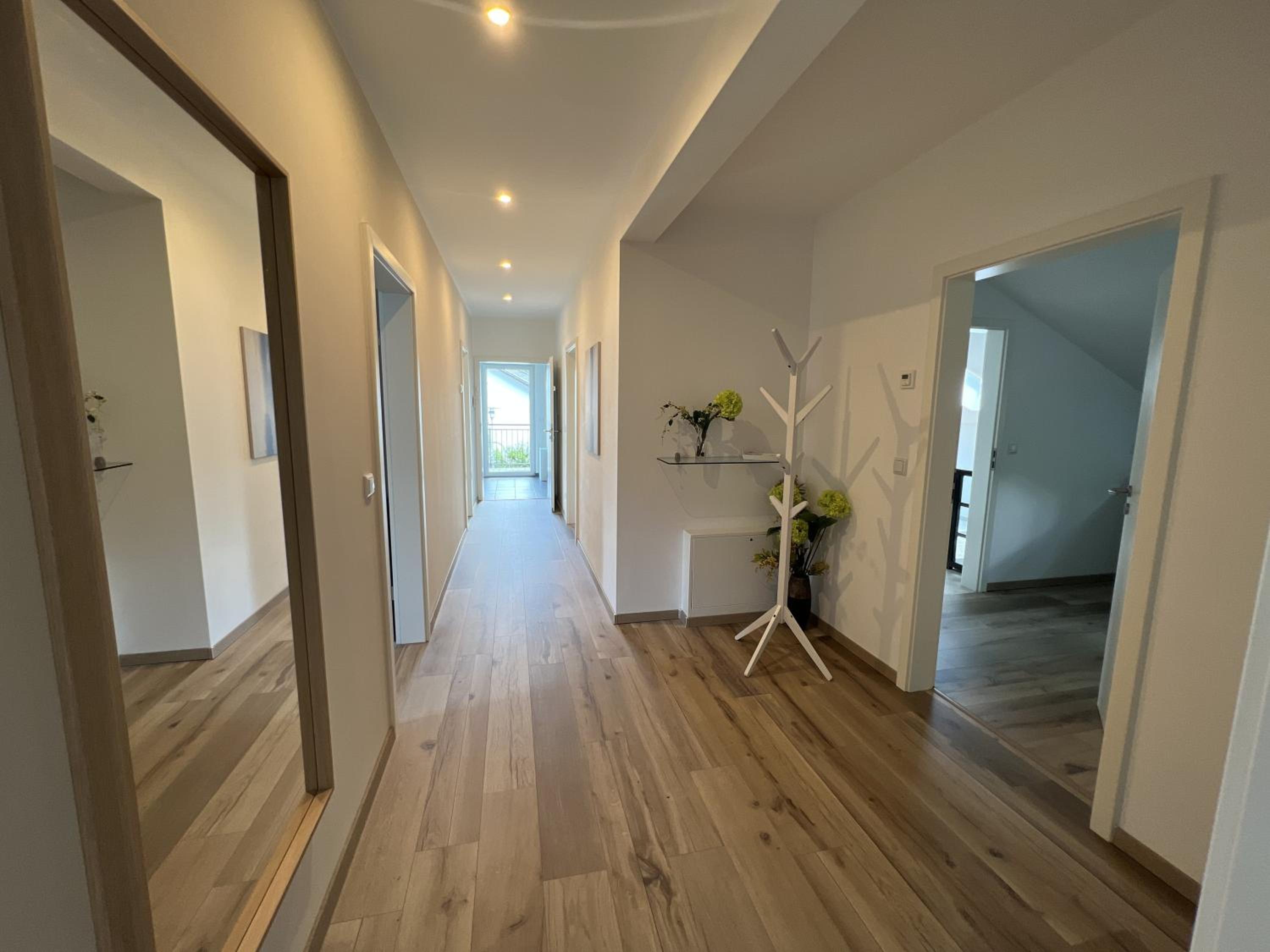 Three-Bedroom Premium Apartment with Balcony photo 2