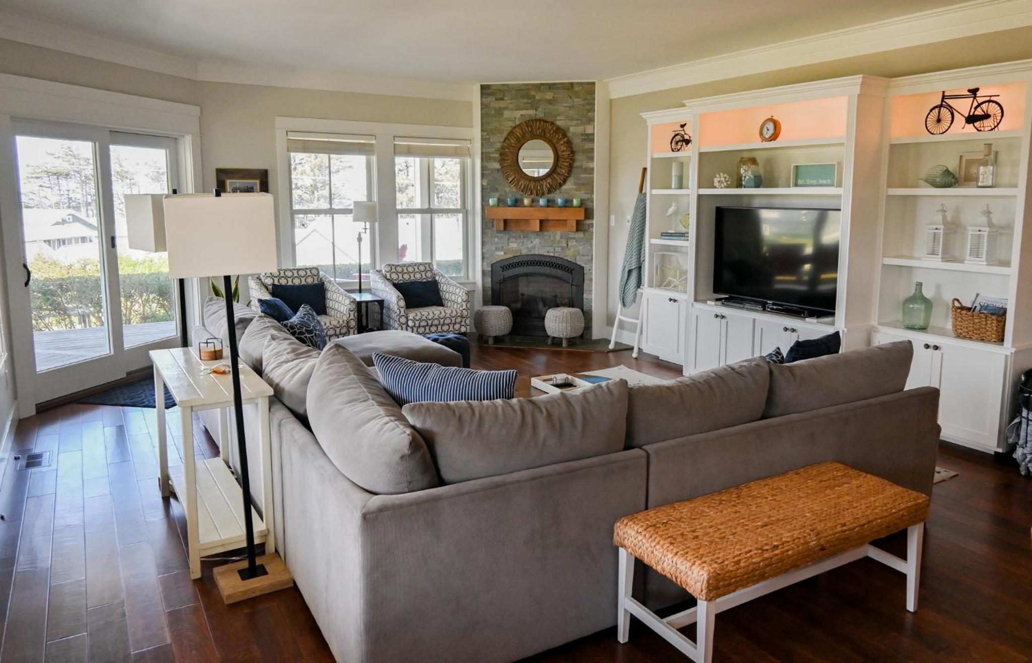 Five-Bedroom House photo 1