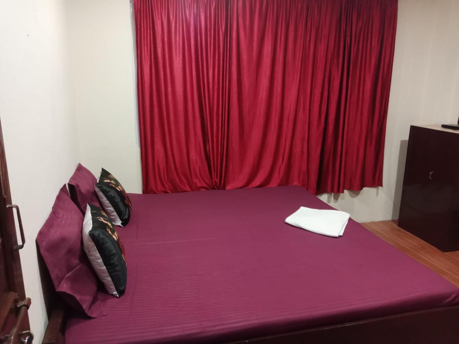 Budget Double Room photo 2