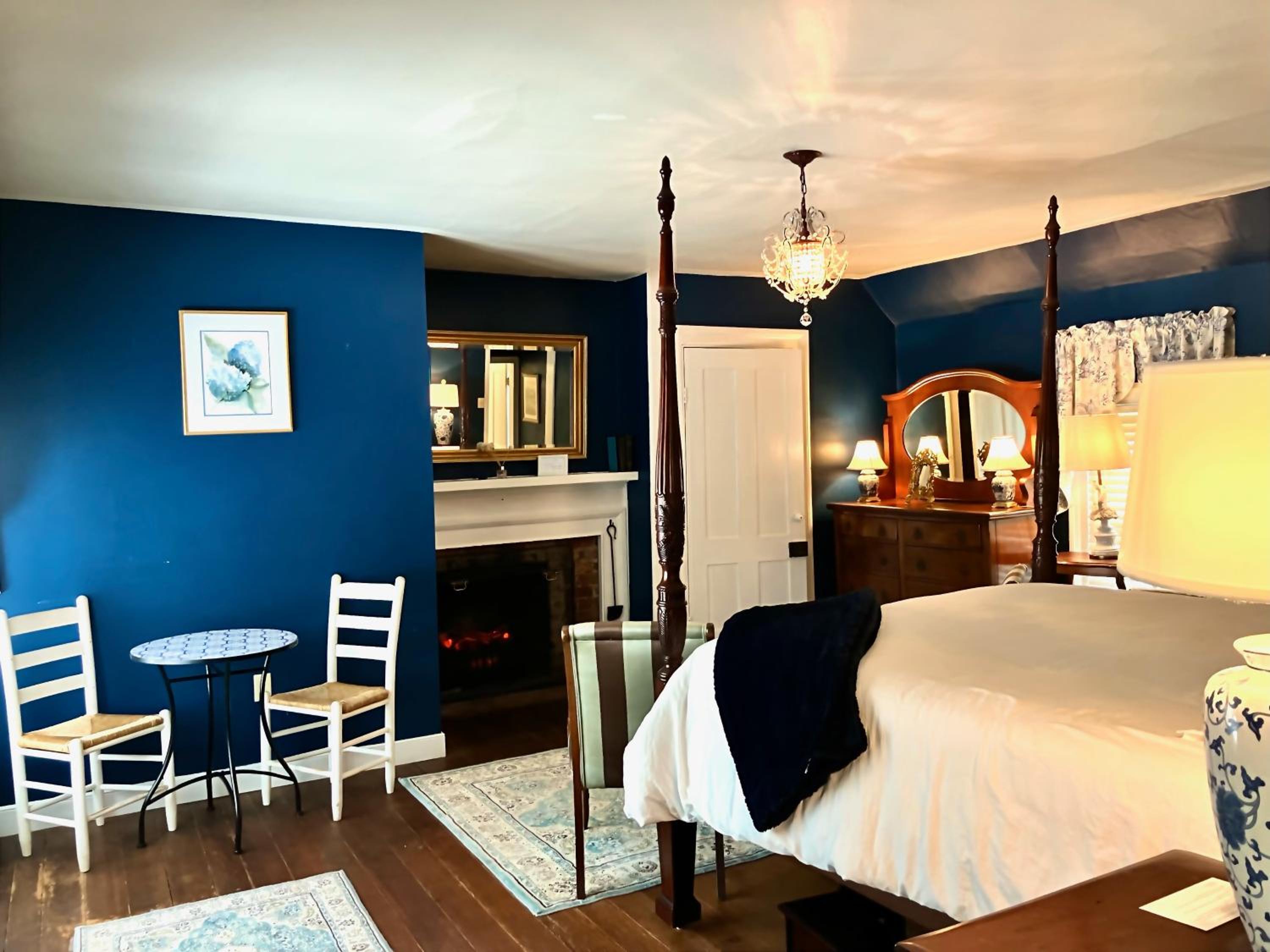 Deluxe Queen Room