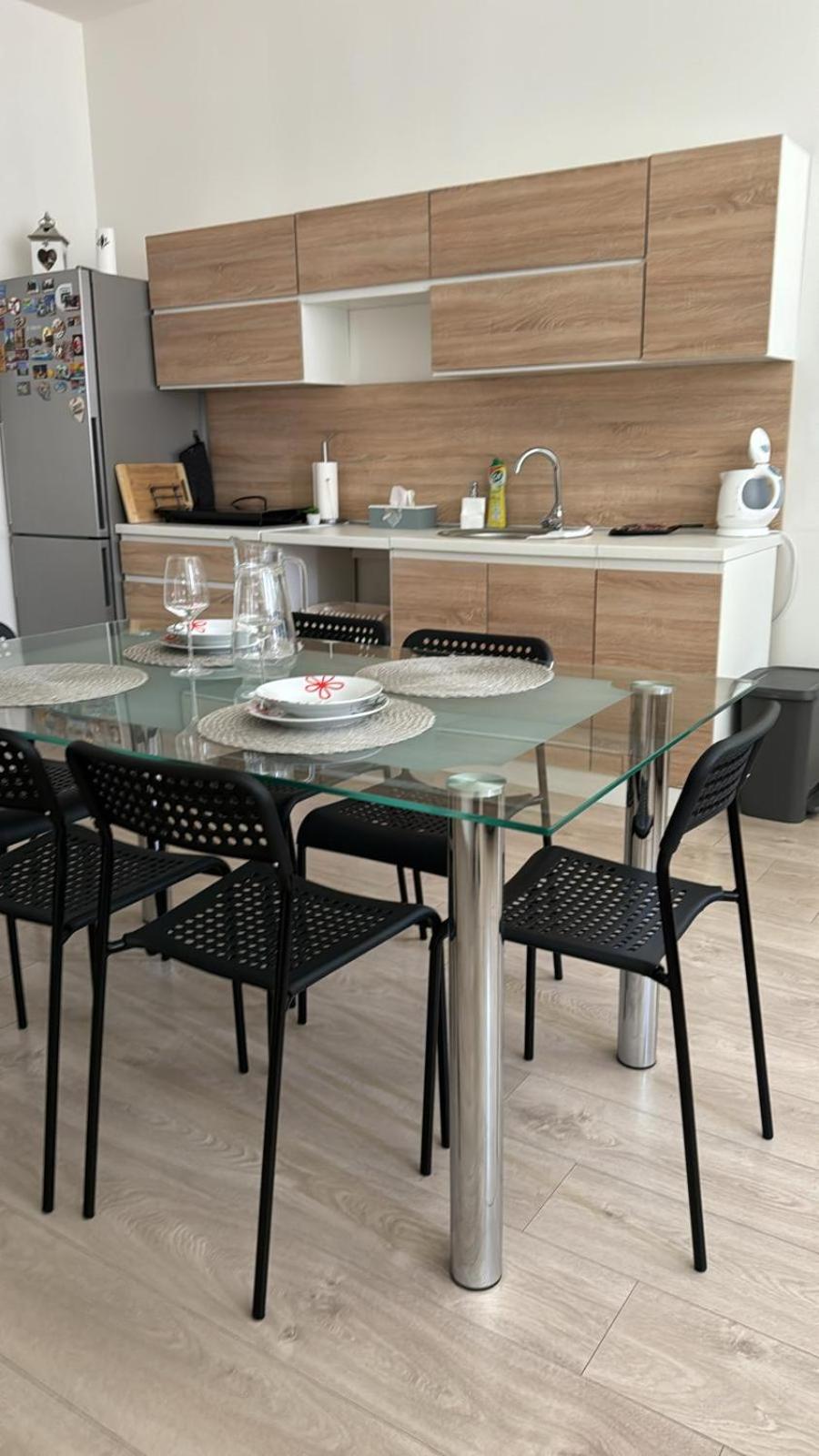 One-Bedroom Apartment - Photo 4