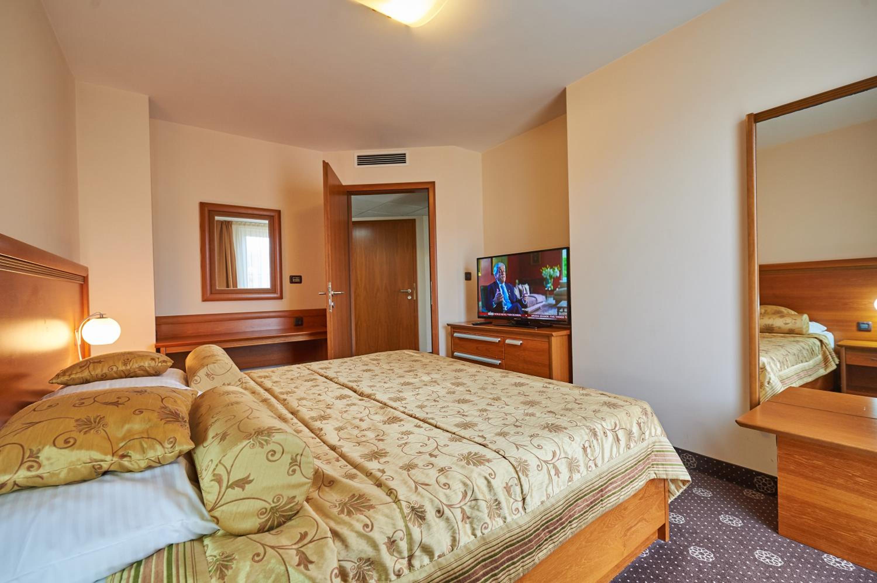 One-Bedroom Suite