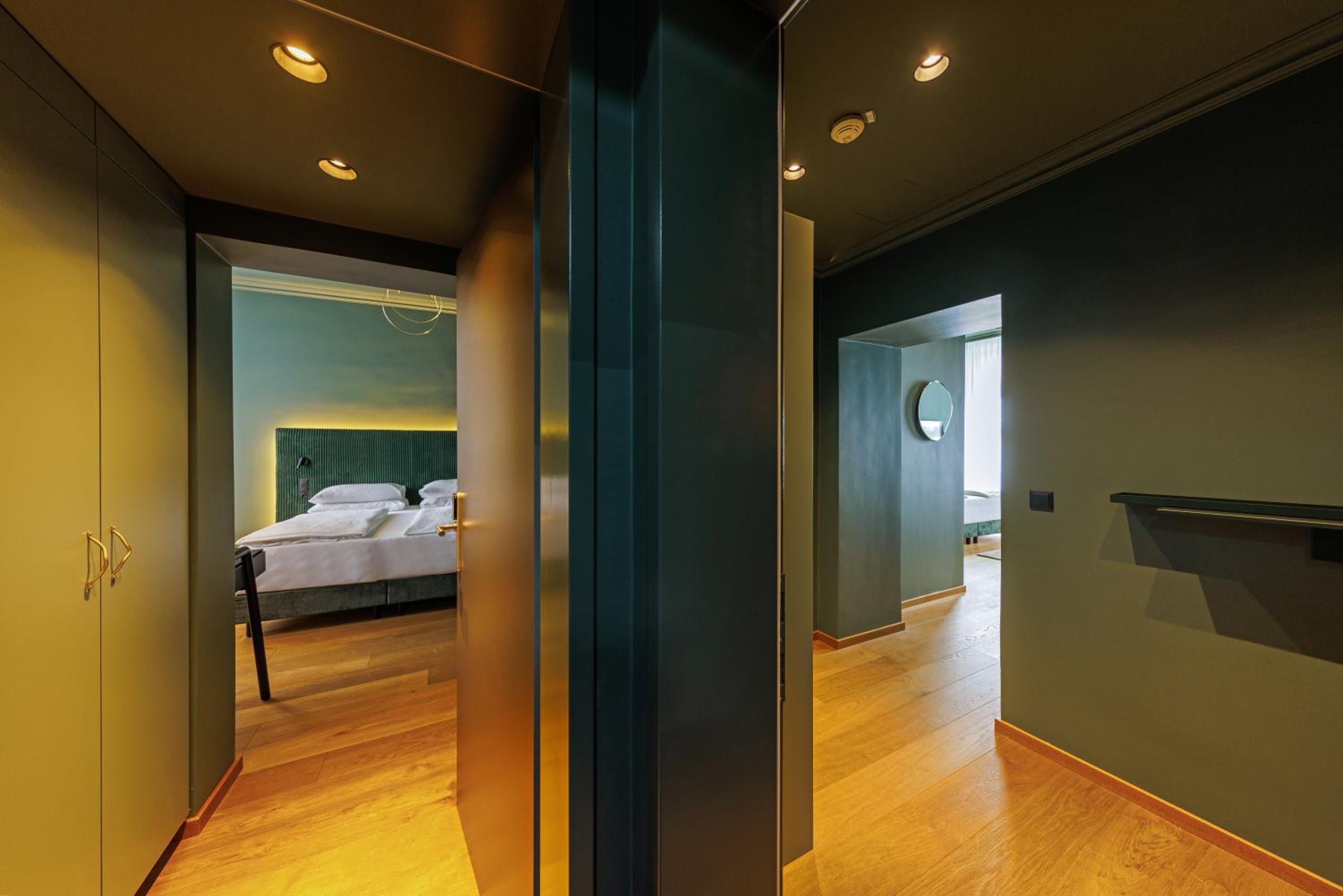 Premium Family Suite with 2 Bedrooms photo 2