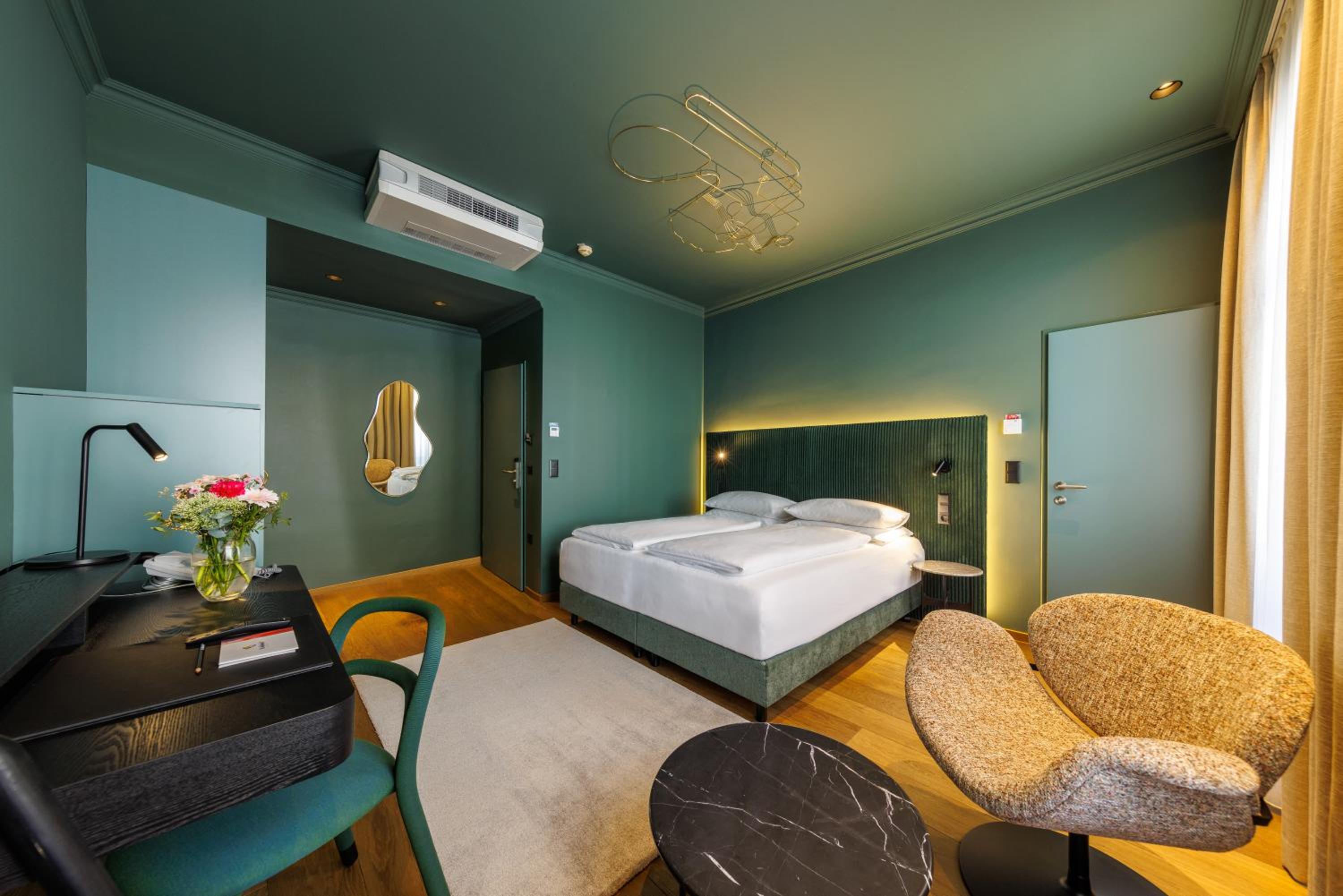 Premium Family Suite with 2 Bedrooms photo 3