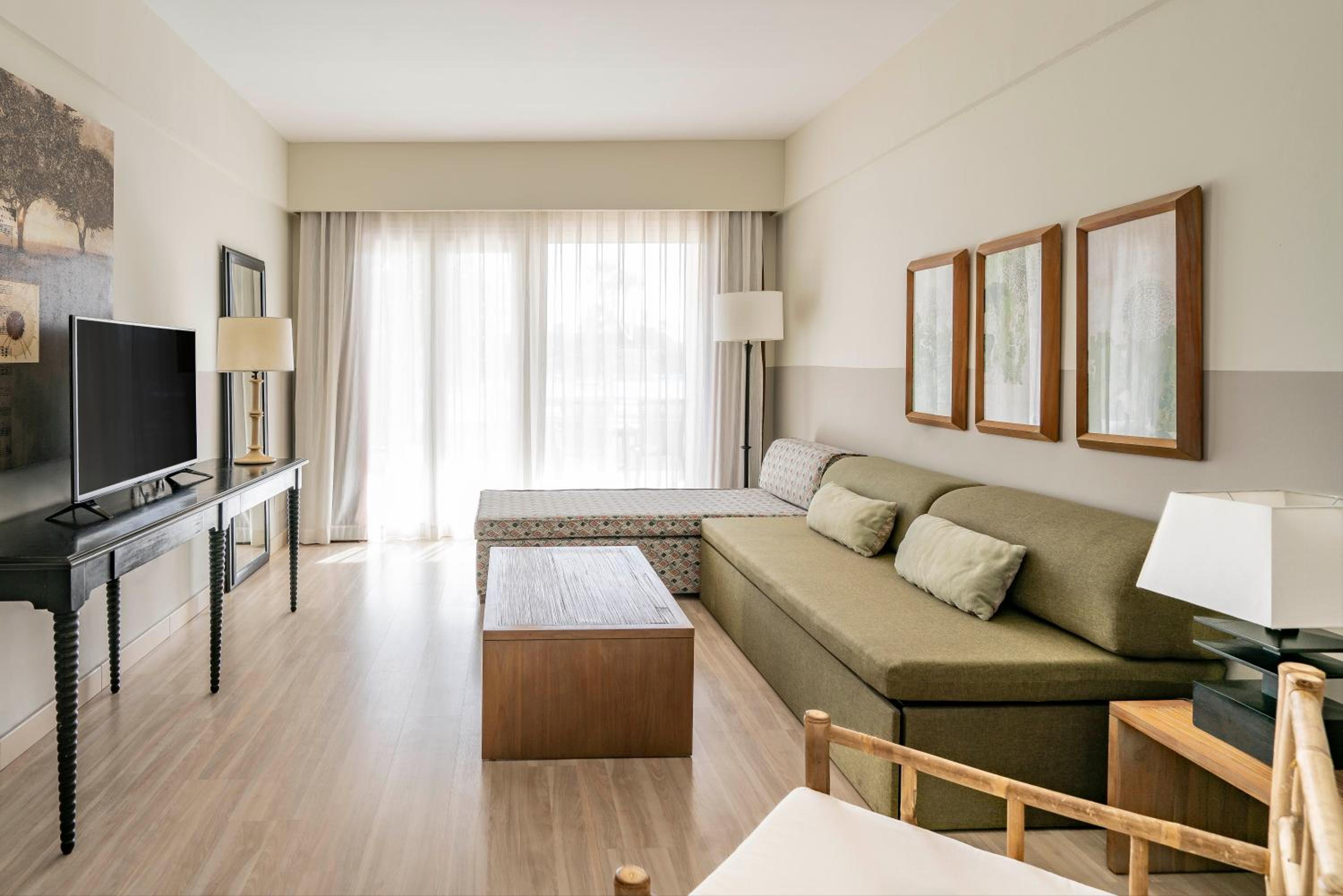 Junior Suite (2 Adults) - Photo 3