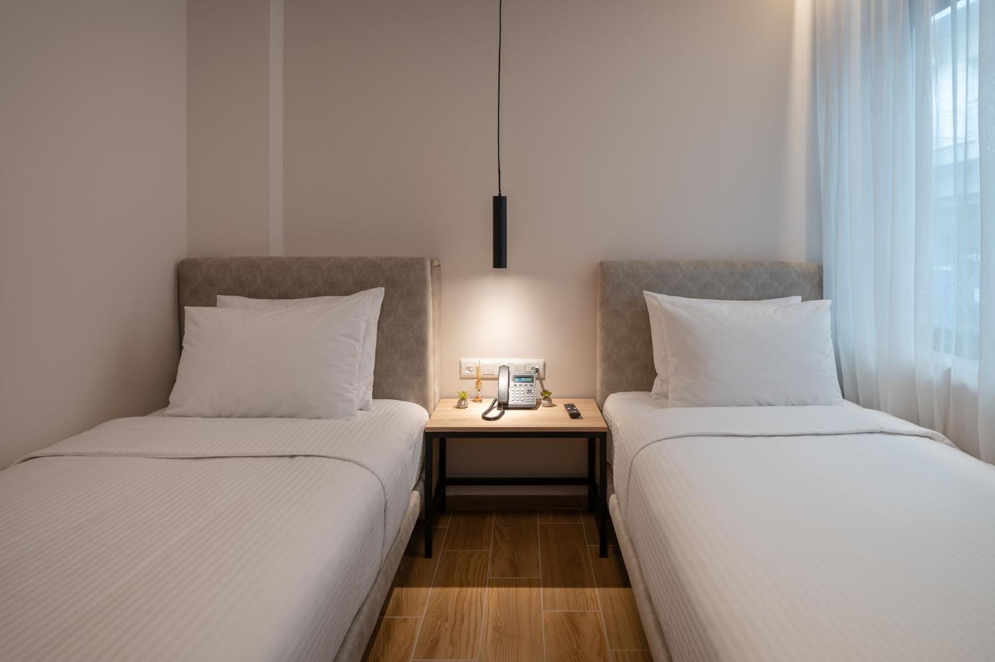 Twin Room - Disability Access photo 2