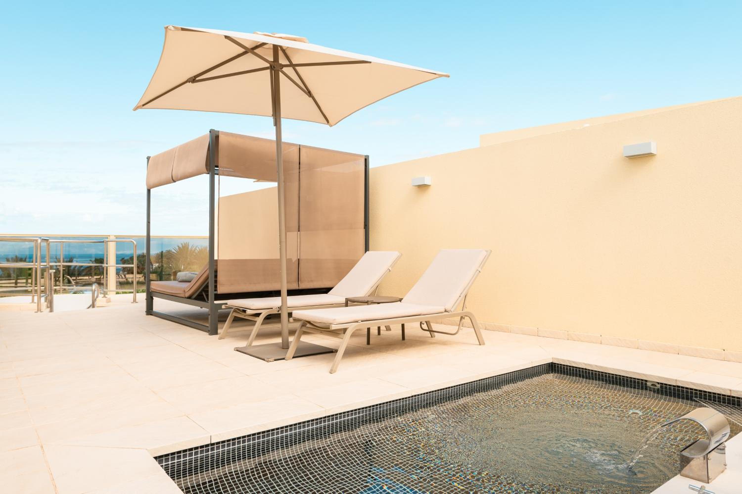 Superior Double Room with Private Pool - Photo 2