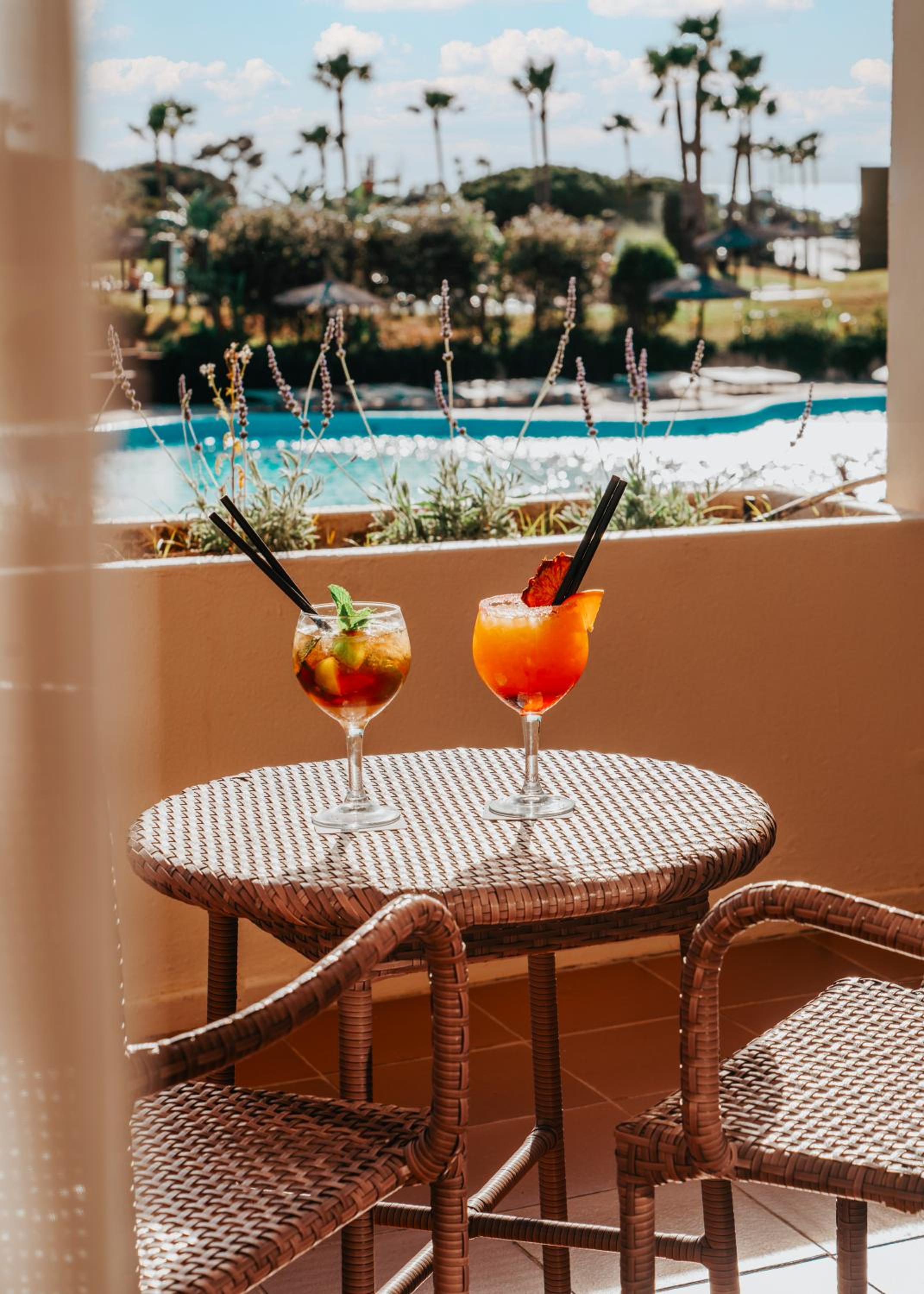 Junior Suite Pool View (2 Adults) - Photo 2