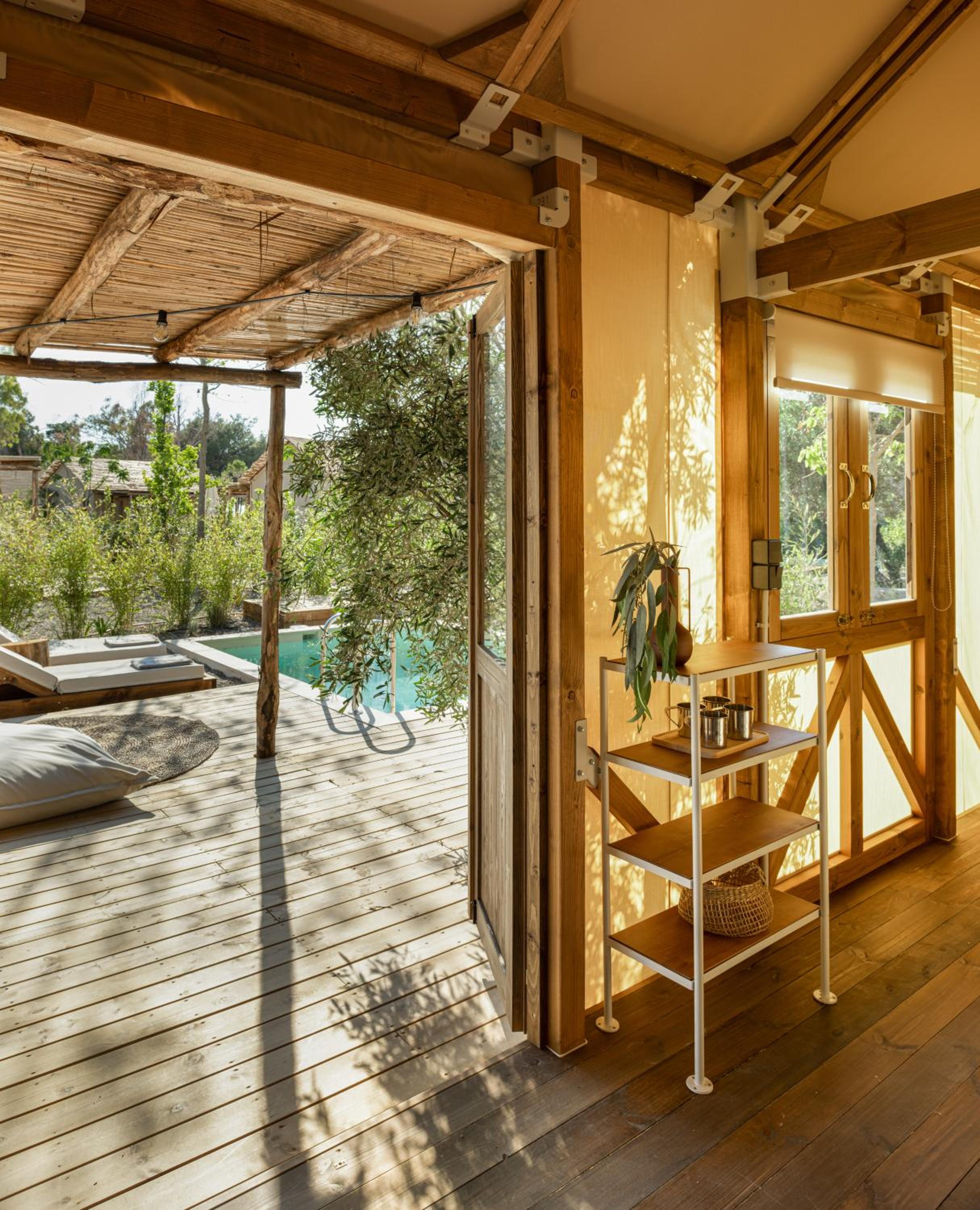 Lodge Tent with Garden & Private Pool