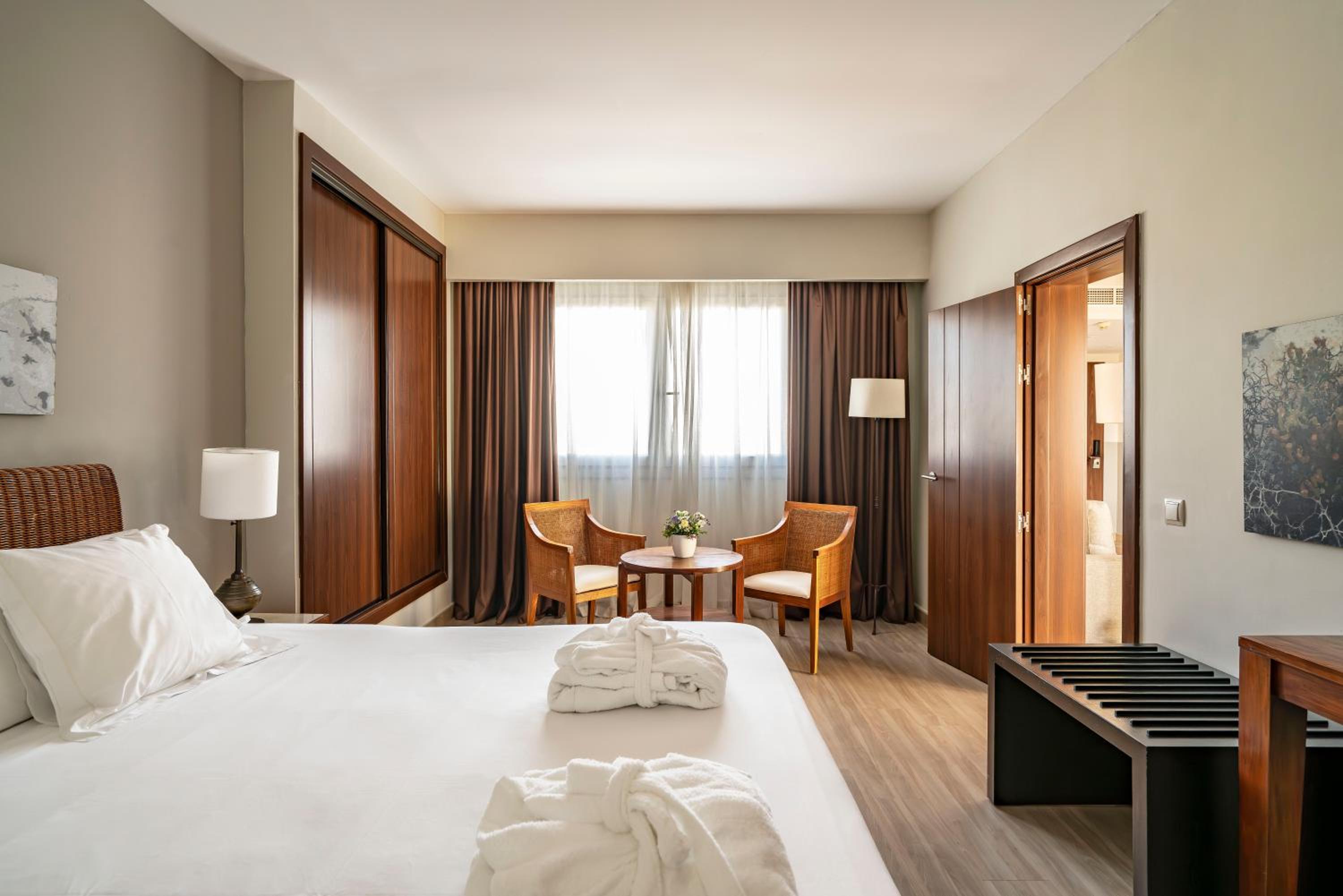 Suite (4 Adults) - Photo 1