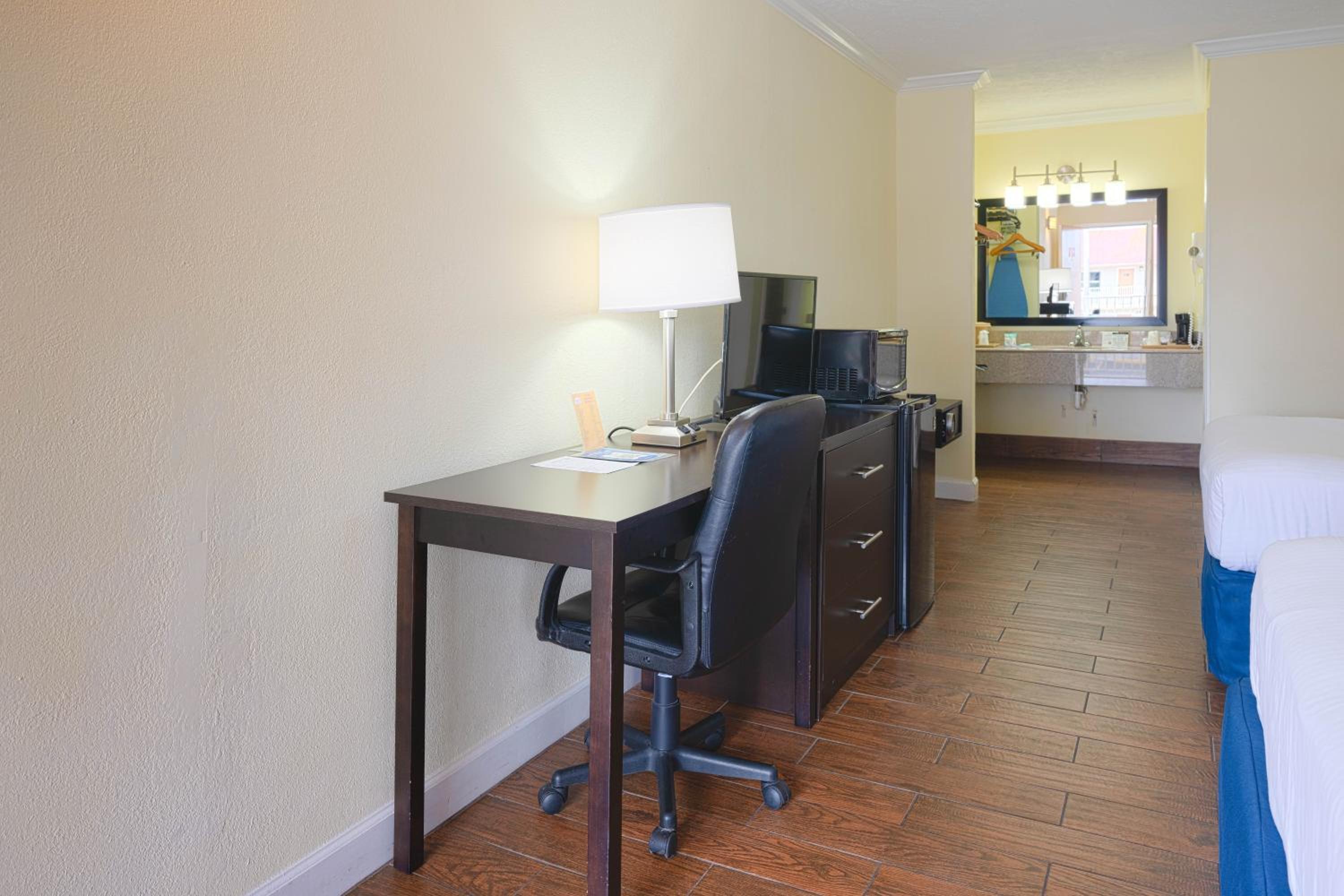 Standard Double Room with Two Double Beds - Photo 10