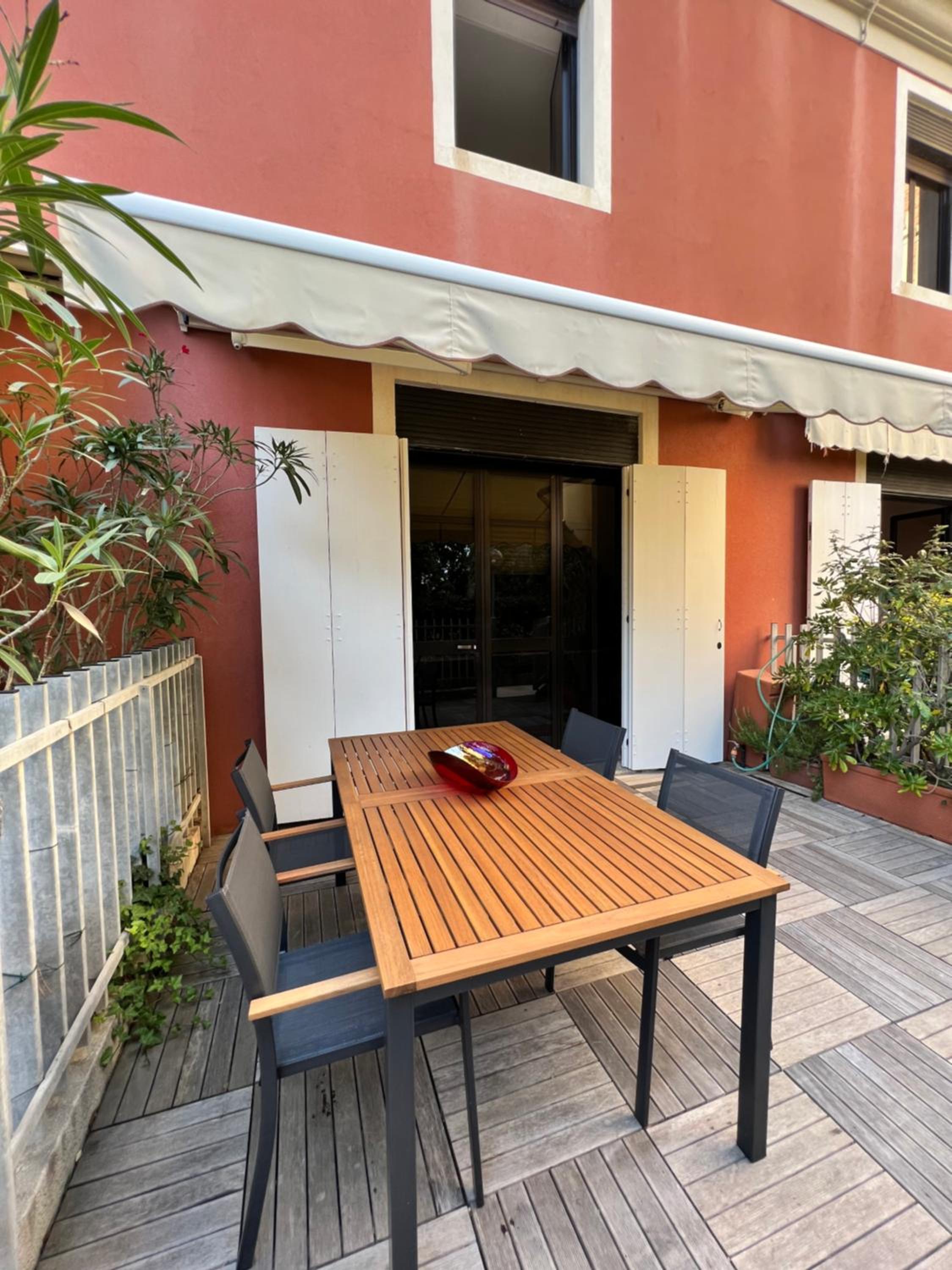 One-Bedroom House photo 2