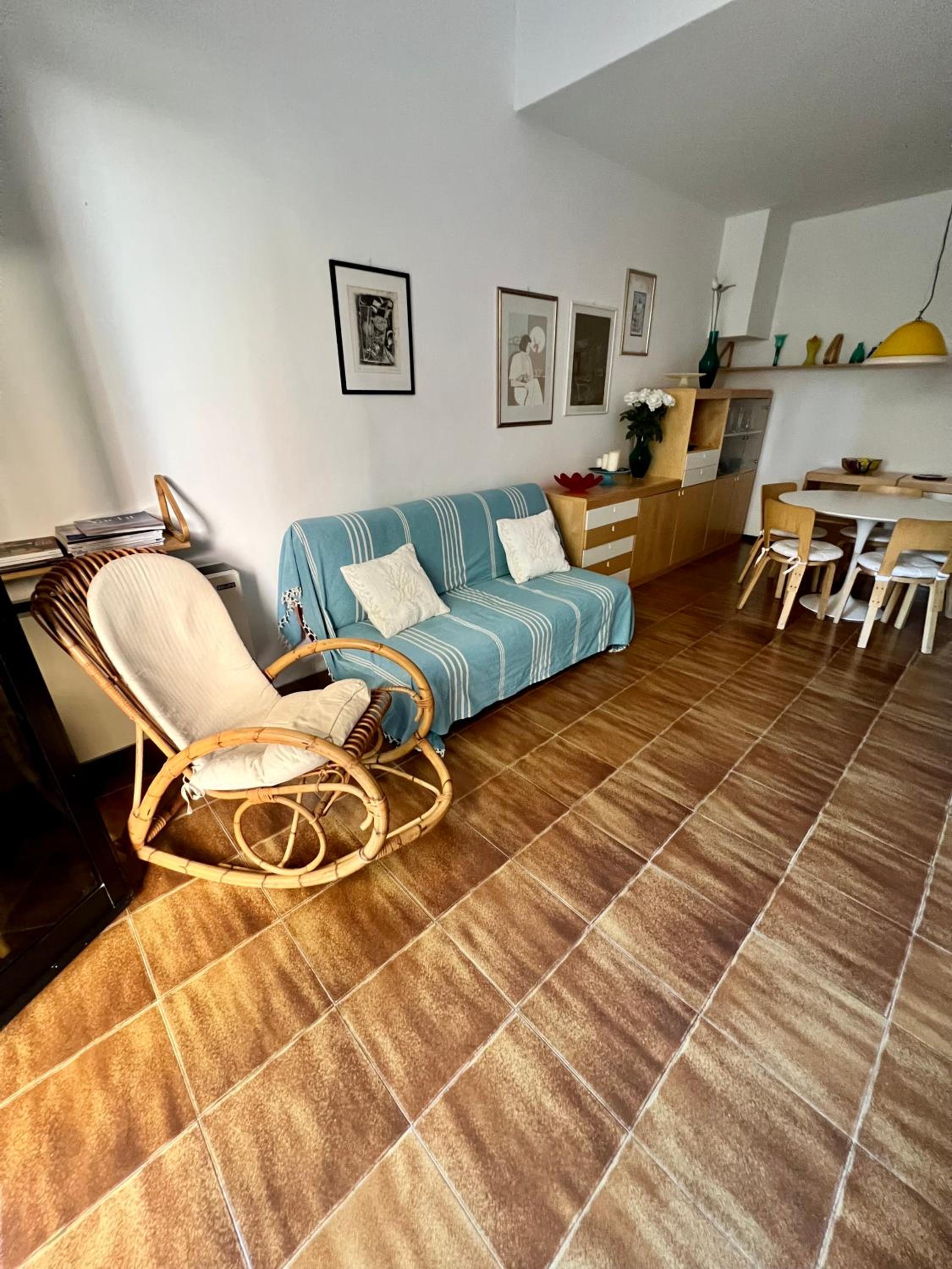 One-Bedroom House photo 1