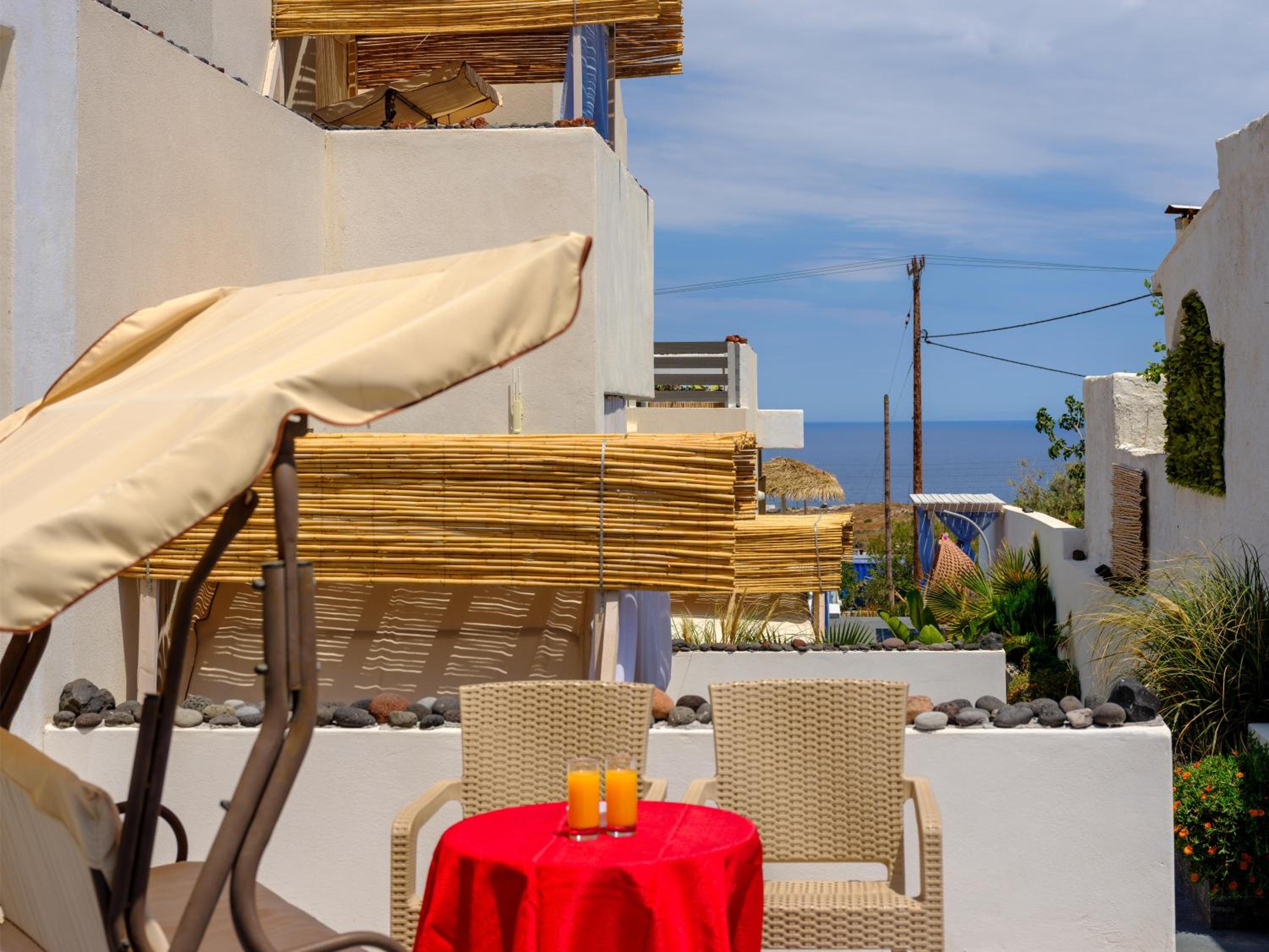 Suite with Balcony and Courtyard View - Photo 12