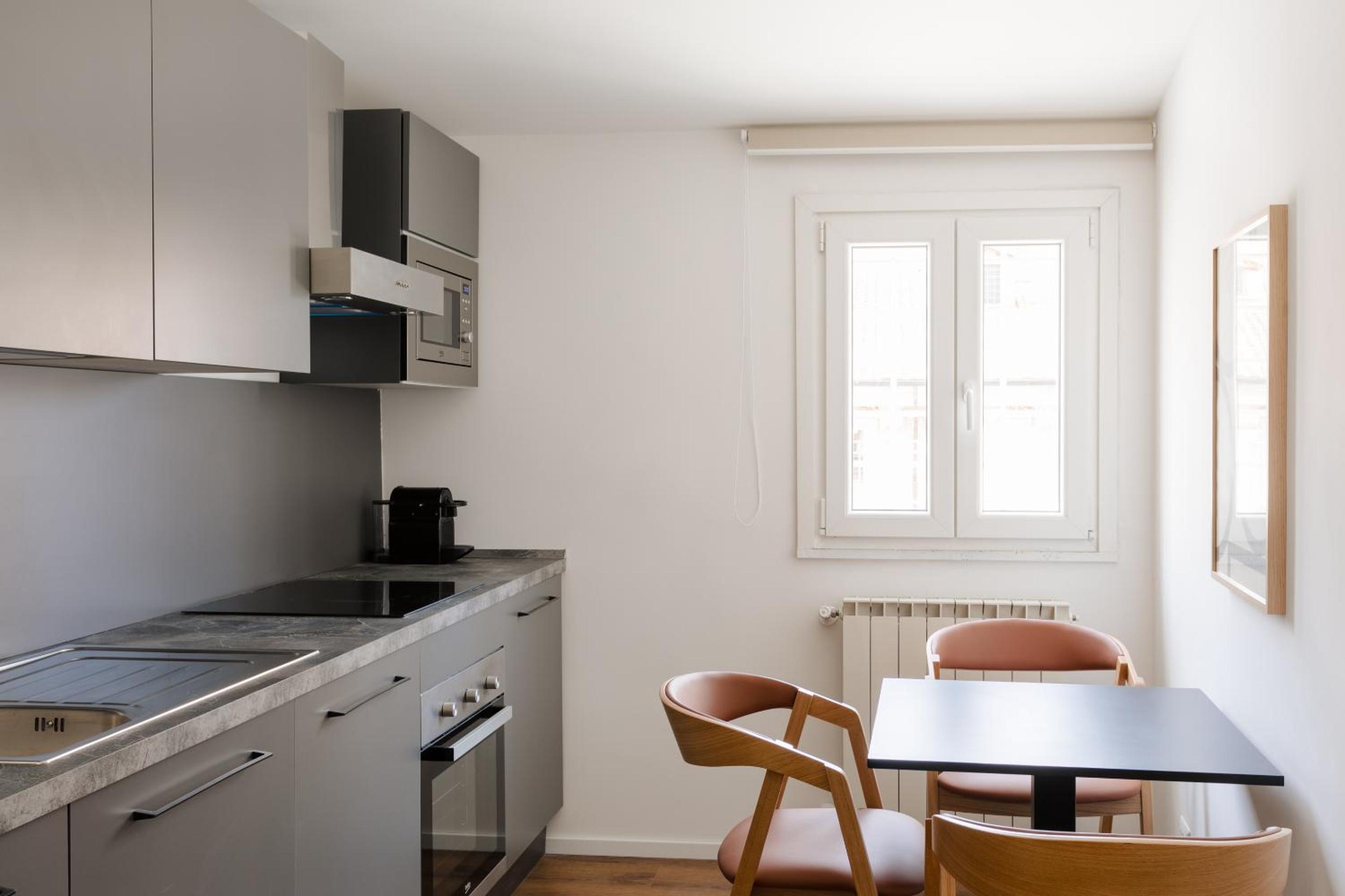 One-Bedroom Apartment With Terrace photo 2