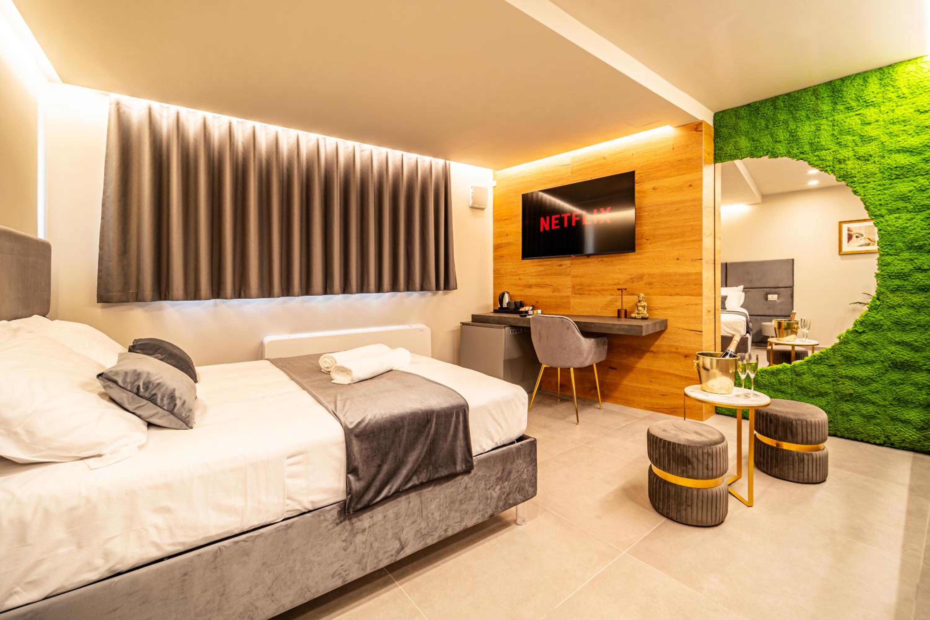 King Room with Spa Bath