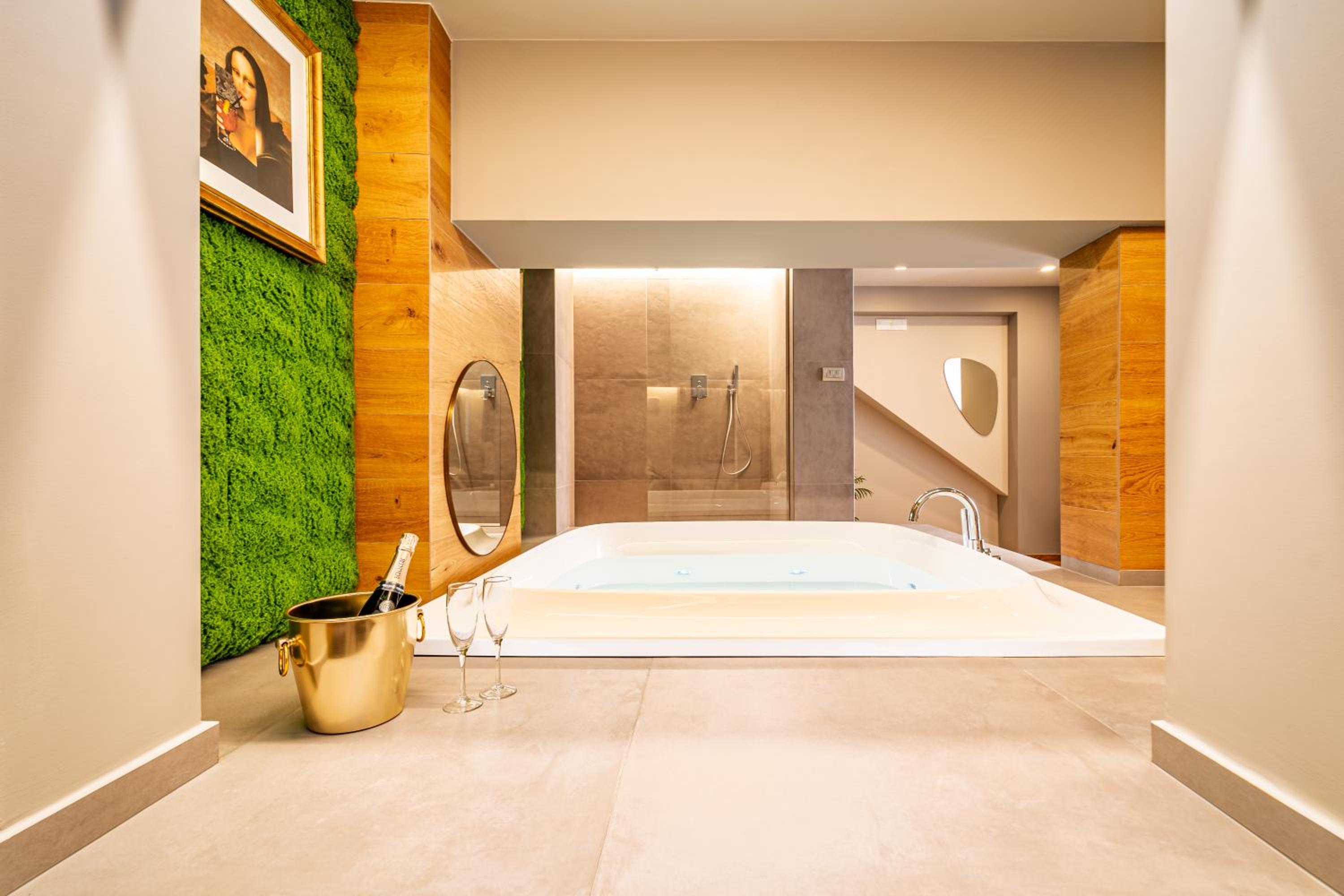 King Room with Spa Bath photo 3