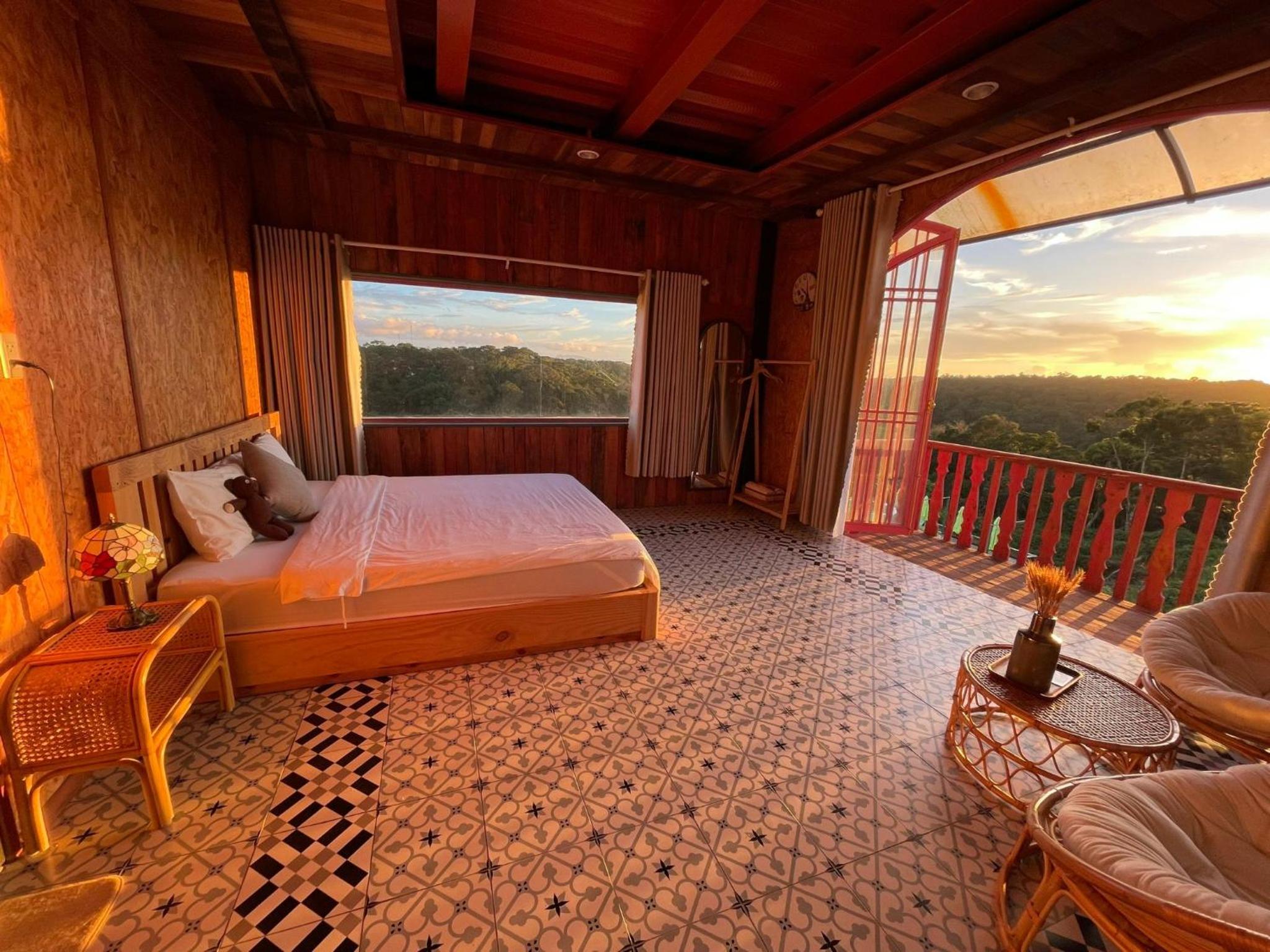 King Room With Balcony photo 3