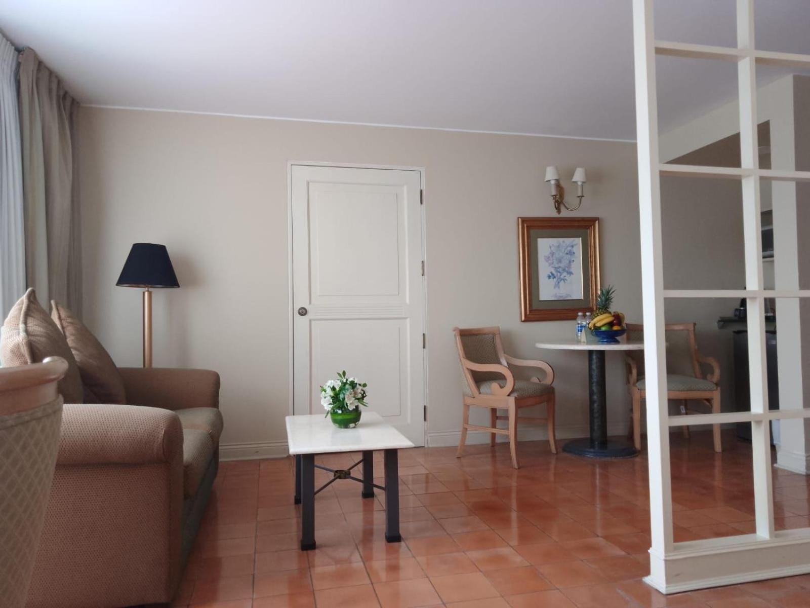 Executive Suite - Photo 5
