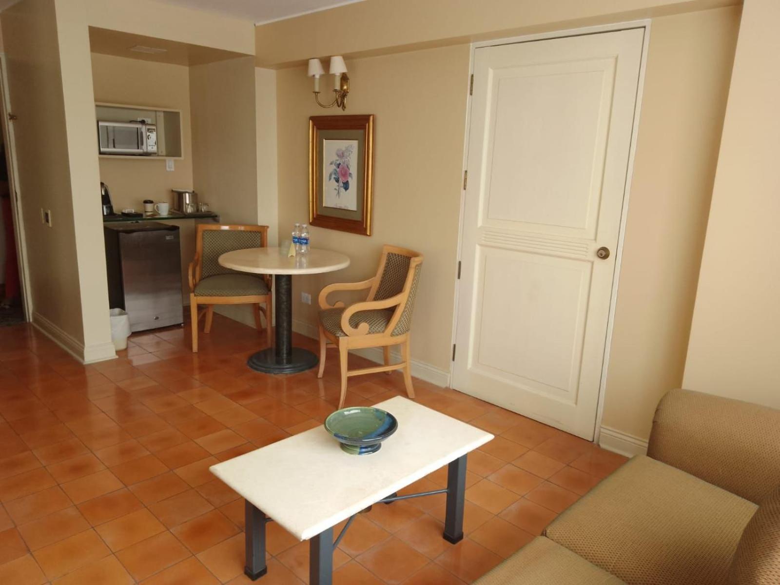 Junior Suite with Two Queen Beds - Photo 14