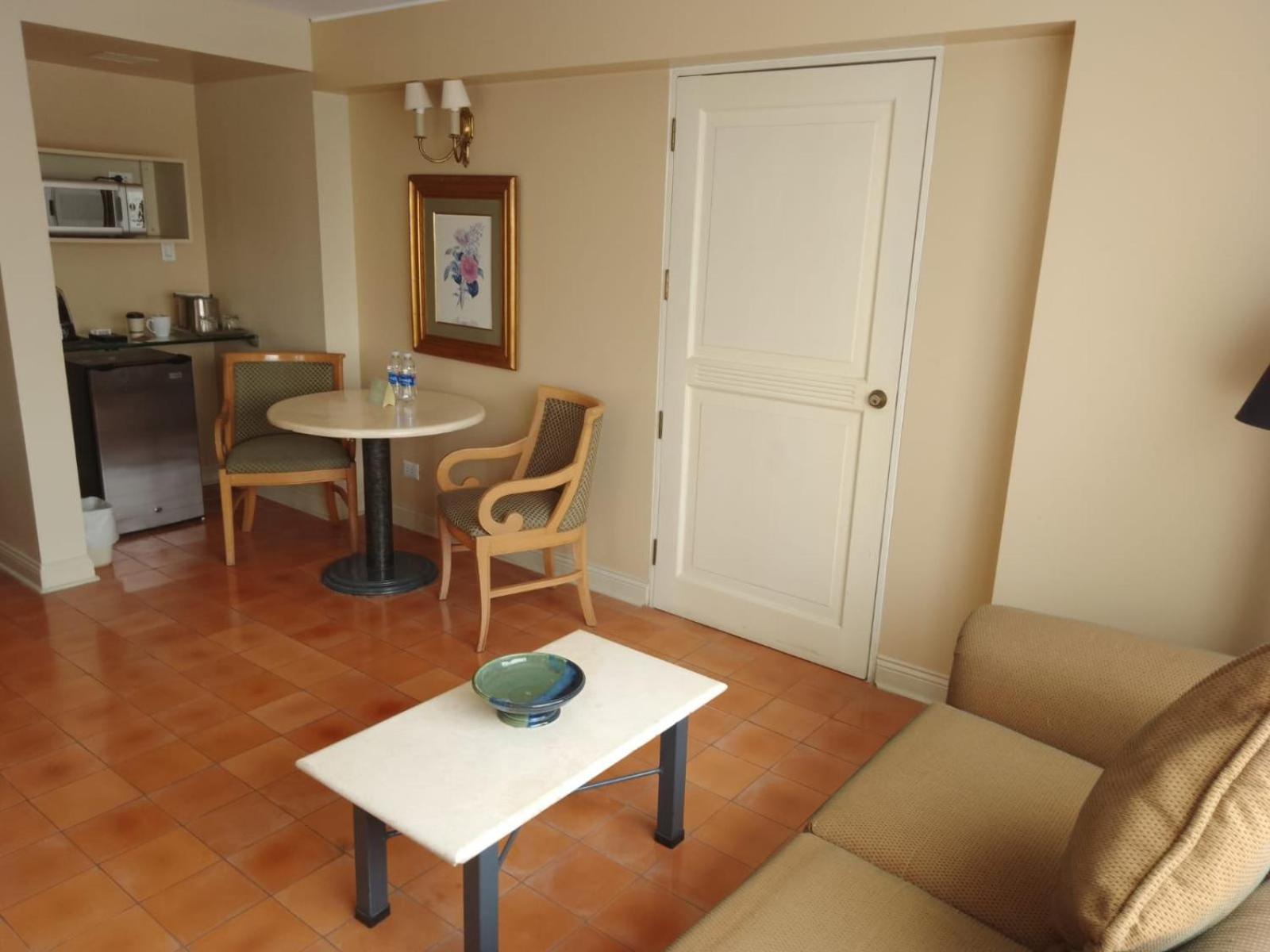 Junior King Suite - Photo 19