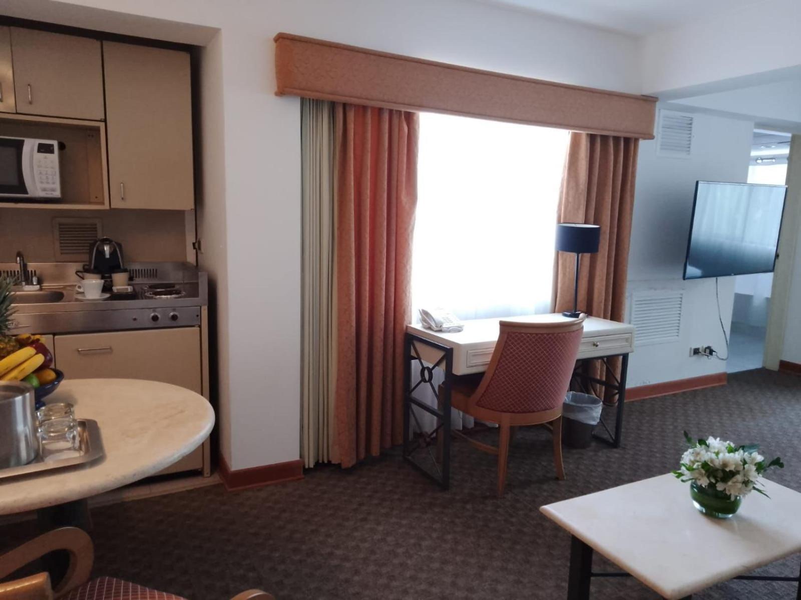 Executive King Suite with Kitchenette photo 1