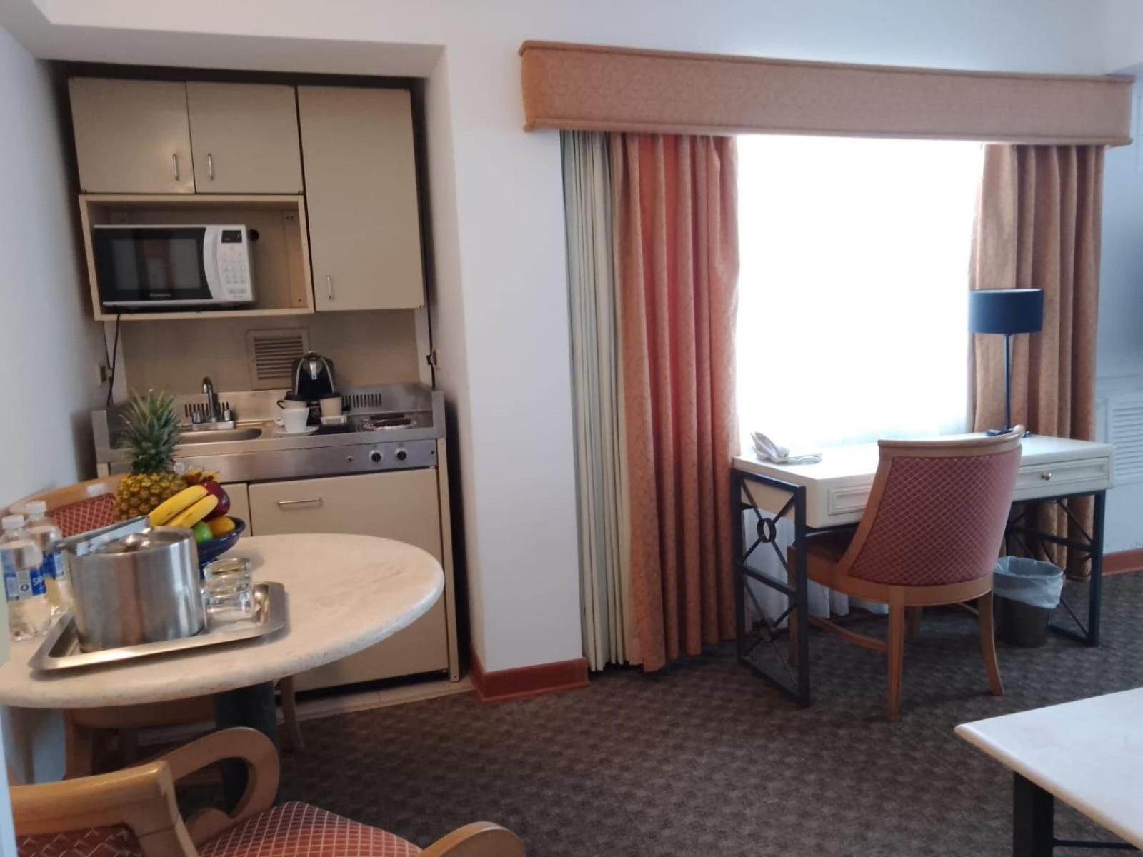 Executive Suite - Photo 6