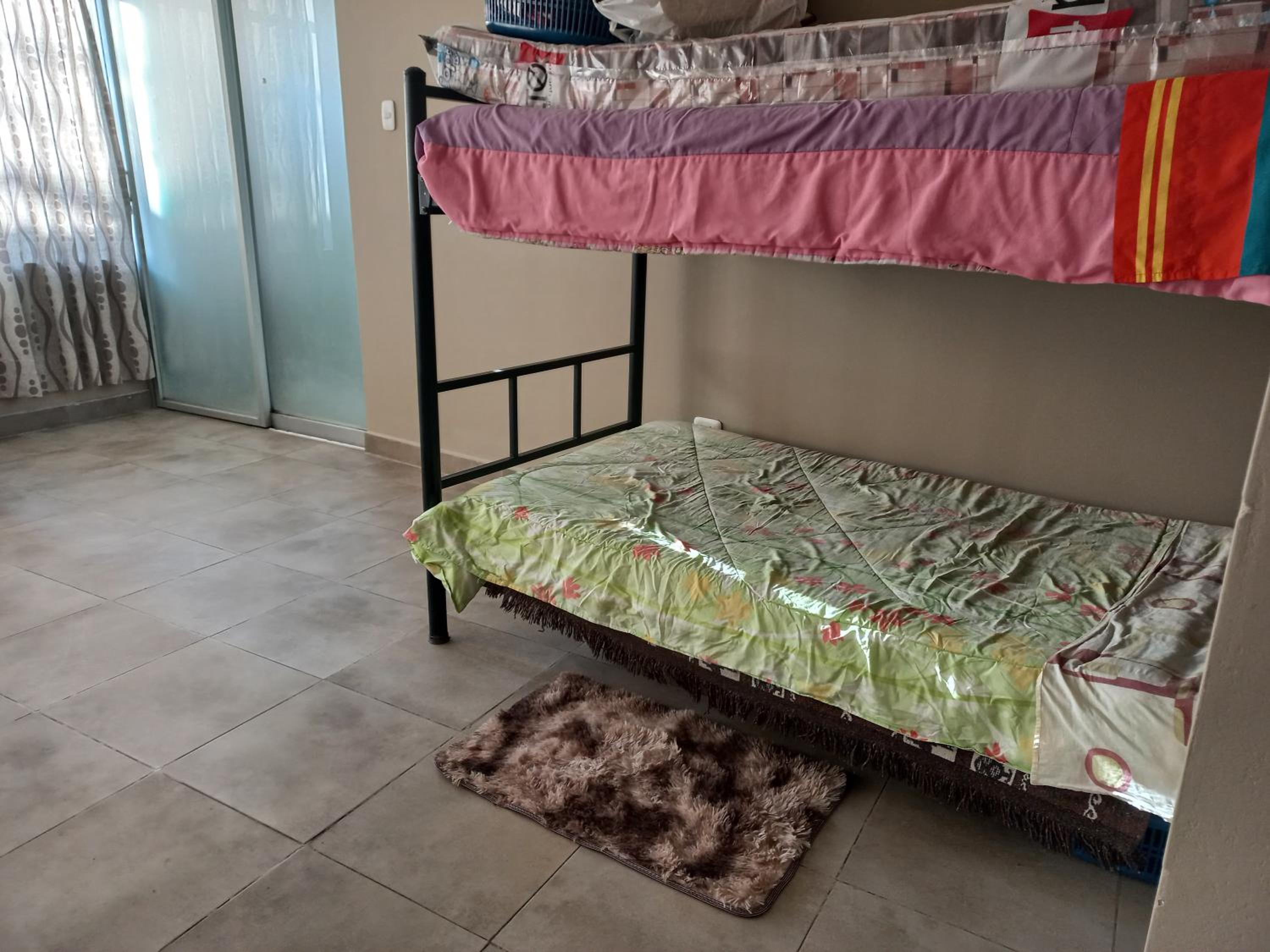 Single Bed In Dormitory Room photo 2
