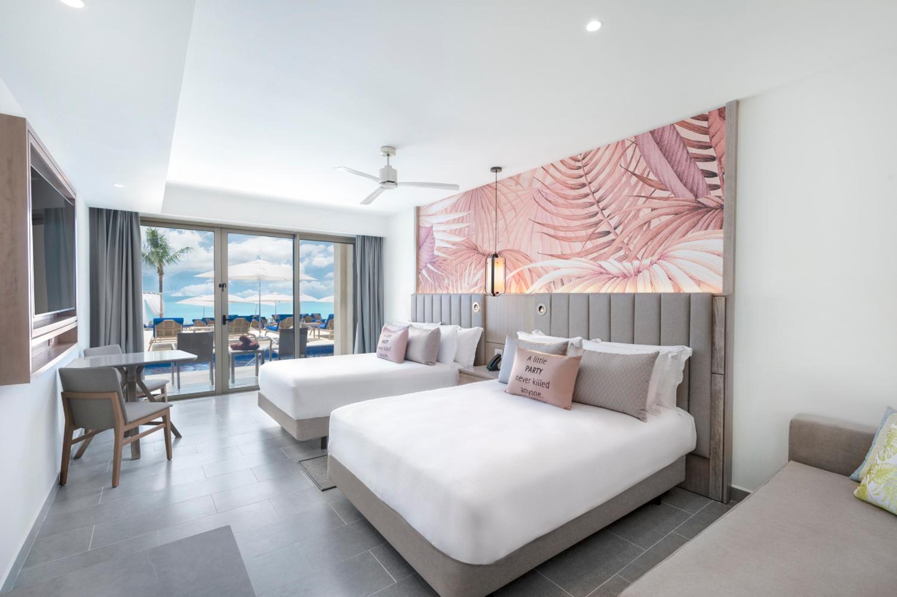 Luxury Junior Suite Beach front Swim Out Diamond Club