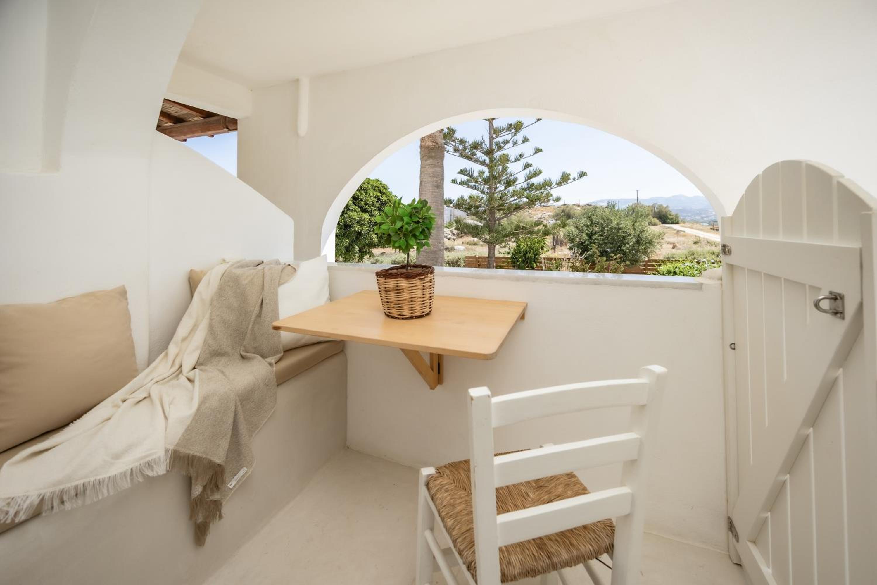 Studio with Mountain View photo 2