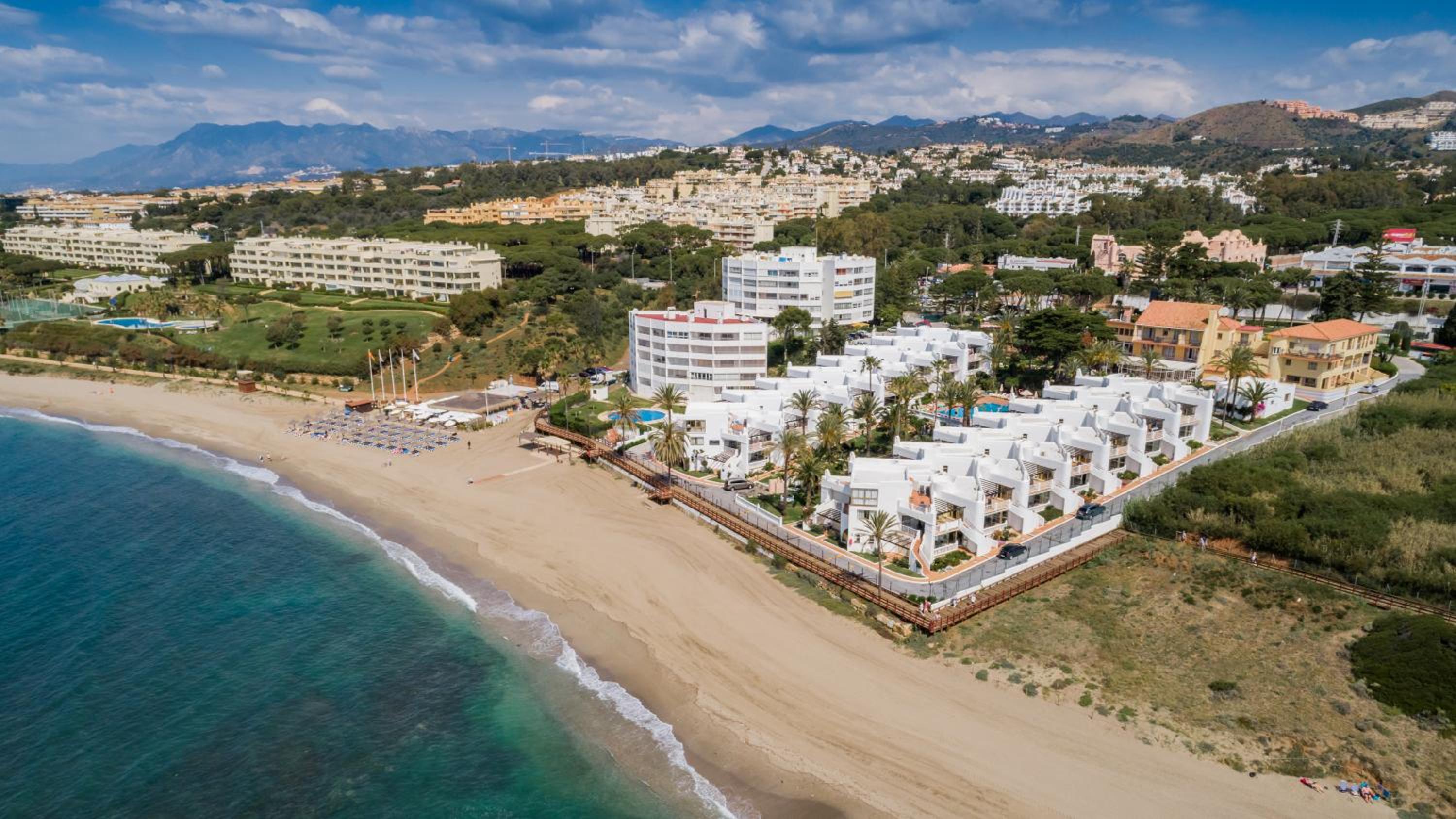 Superior Extra Two-Bedroom with Sea Front  View and Terrace photo 3