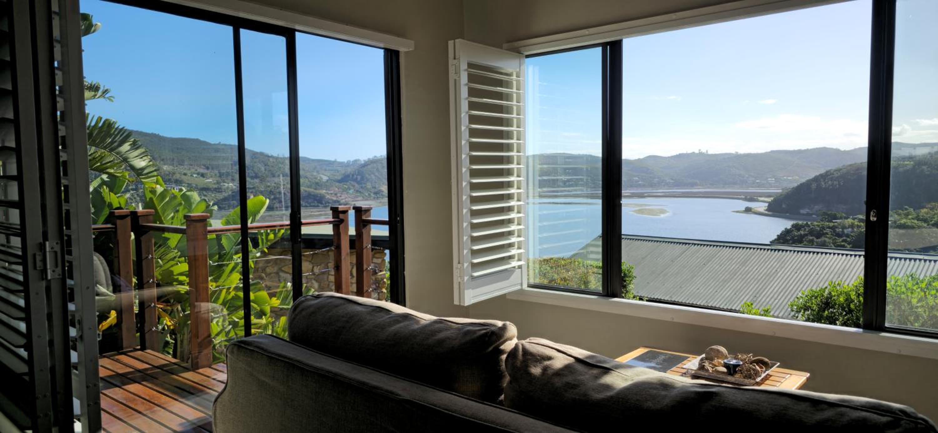 Double Room with Lake View - Photo 4