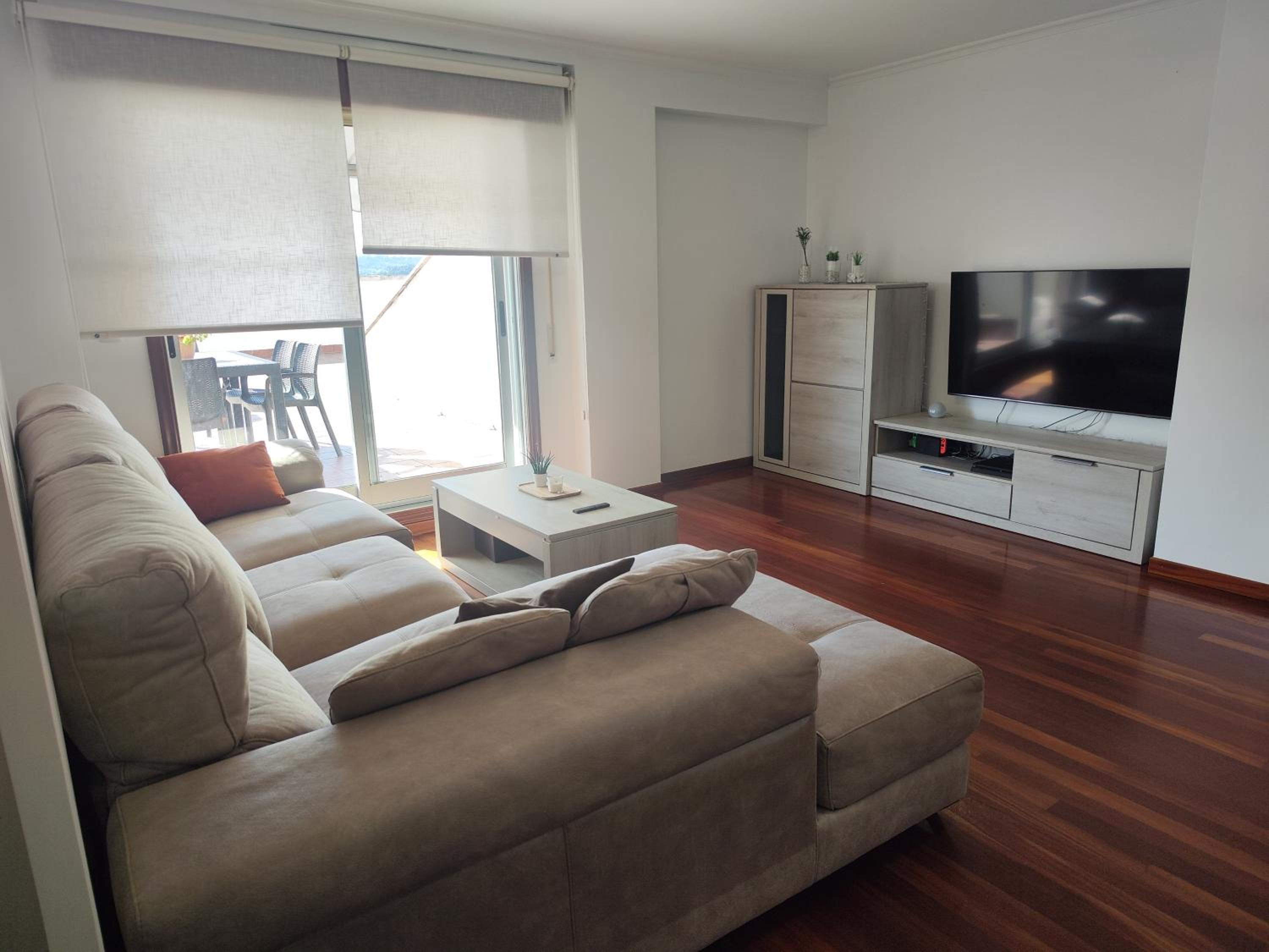 Three-Bedroom Apartment photo 2