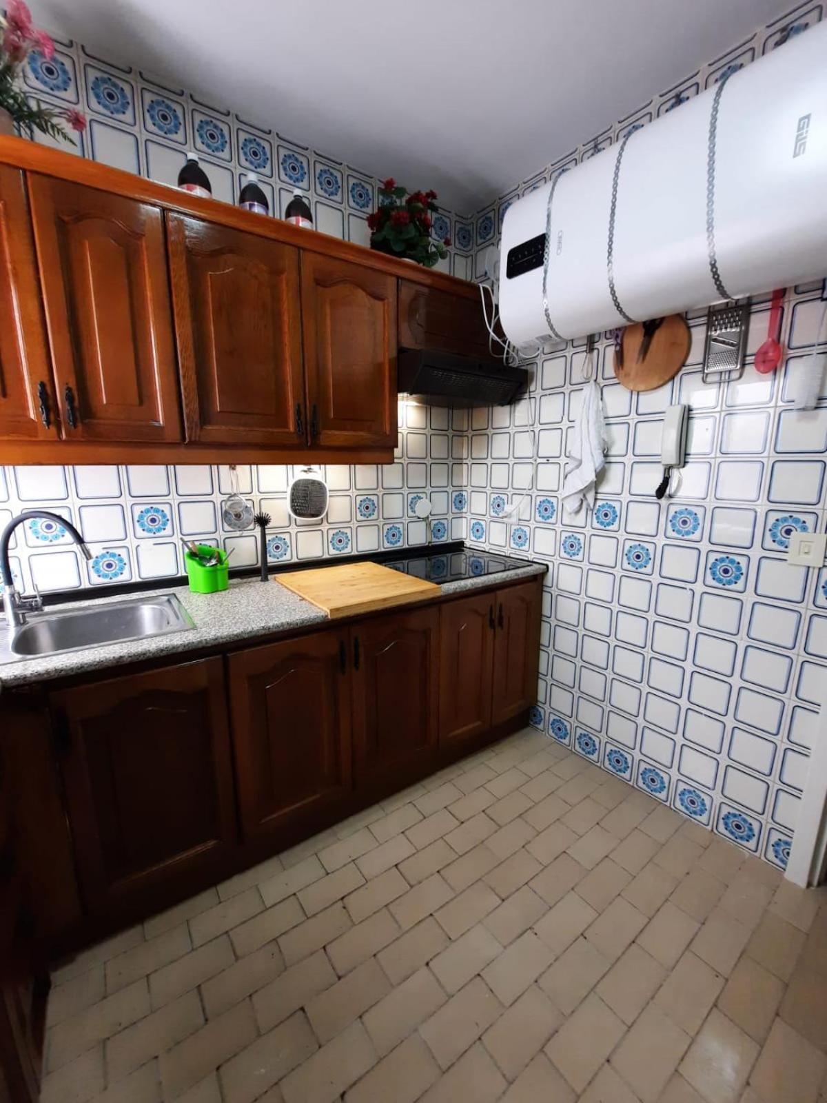 Single Room with Shared Bathroom photo 3