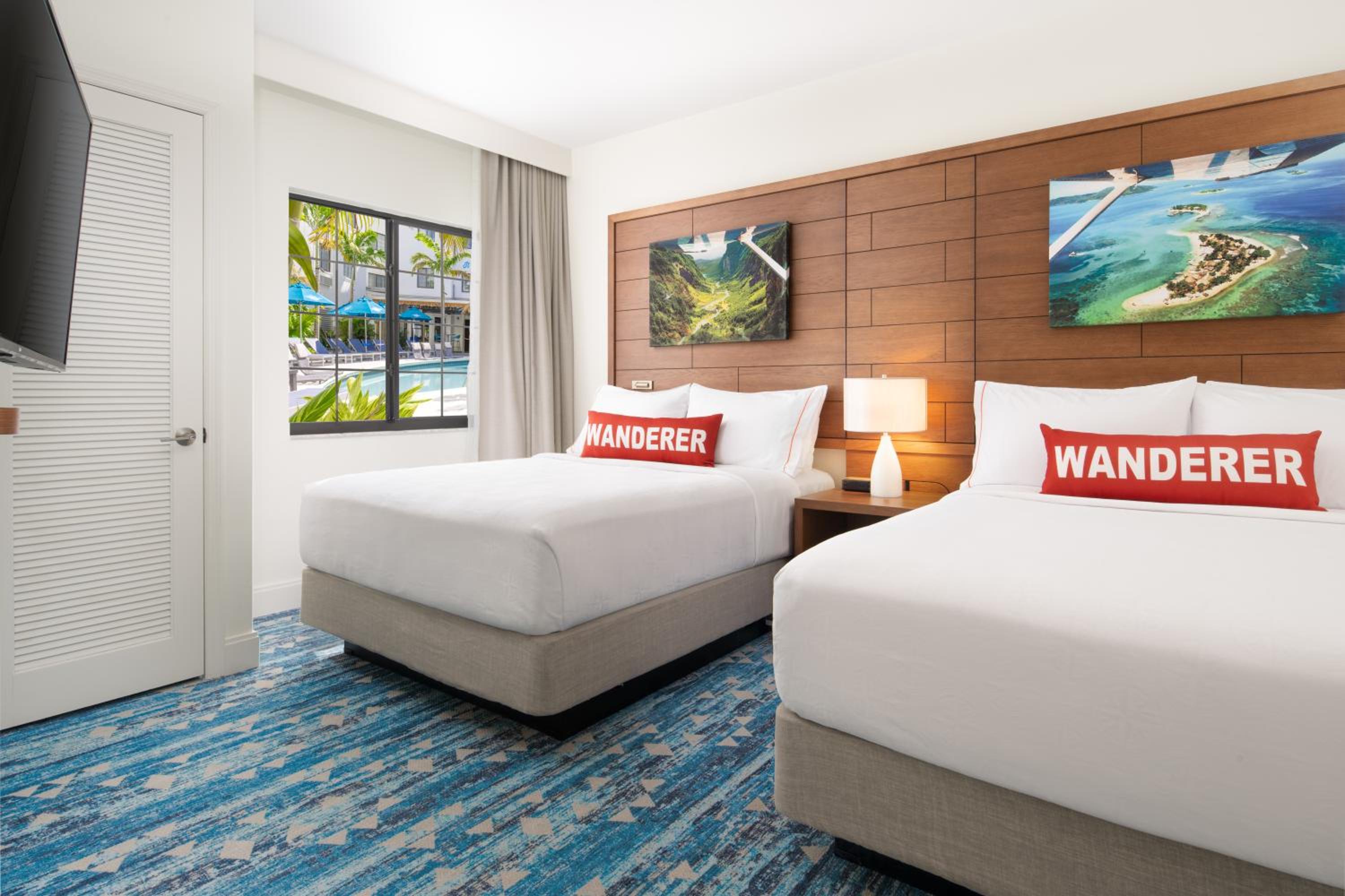 Queen Suite with Pool View - Photo 1